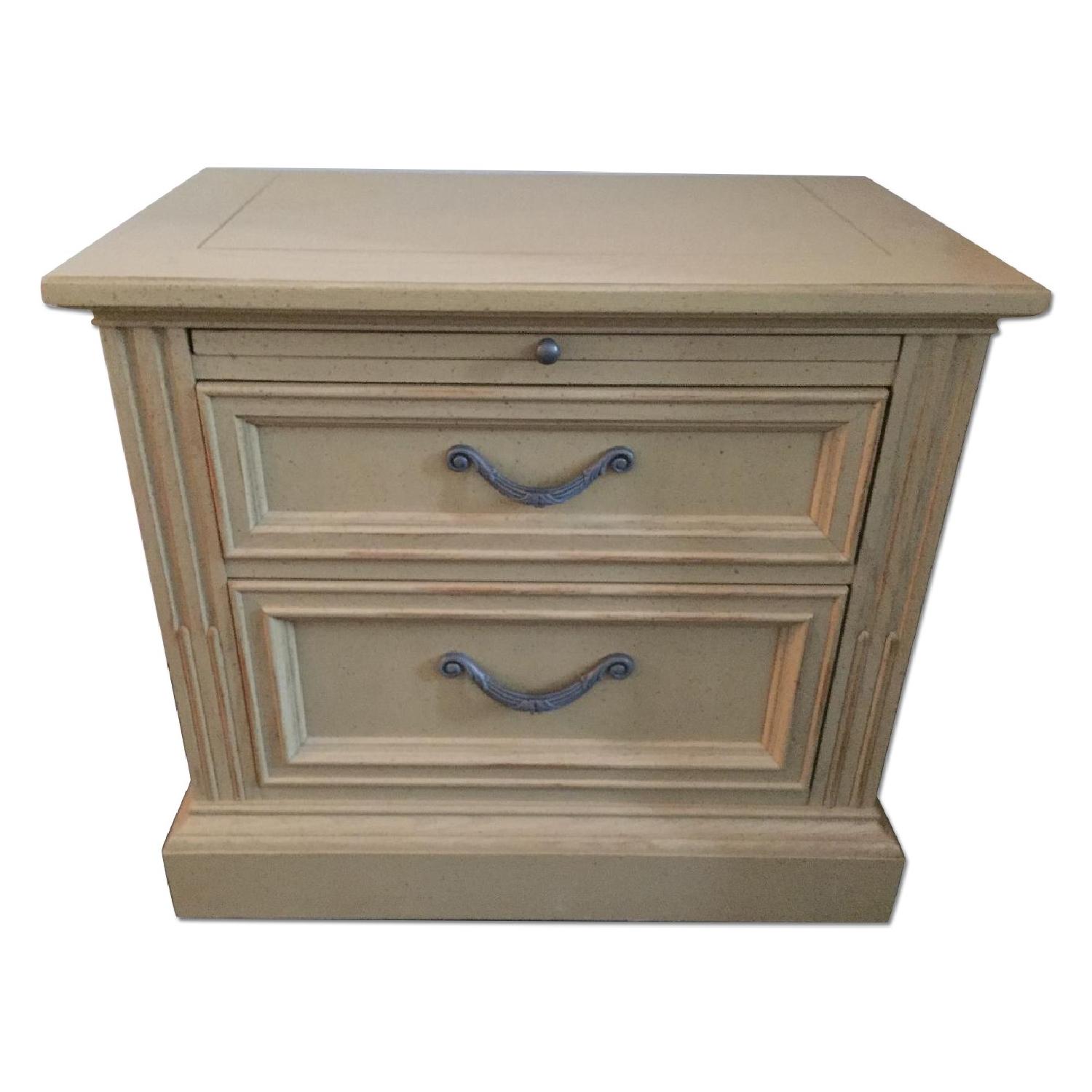 Stanley Furniture 6 Piece Solid Oak Bedroom Set - image-11