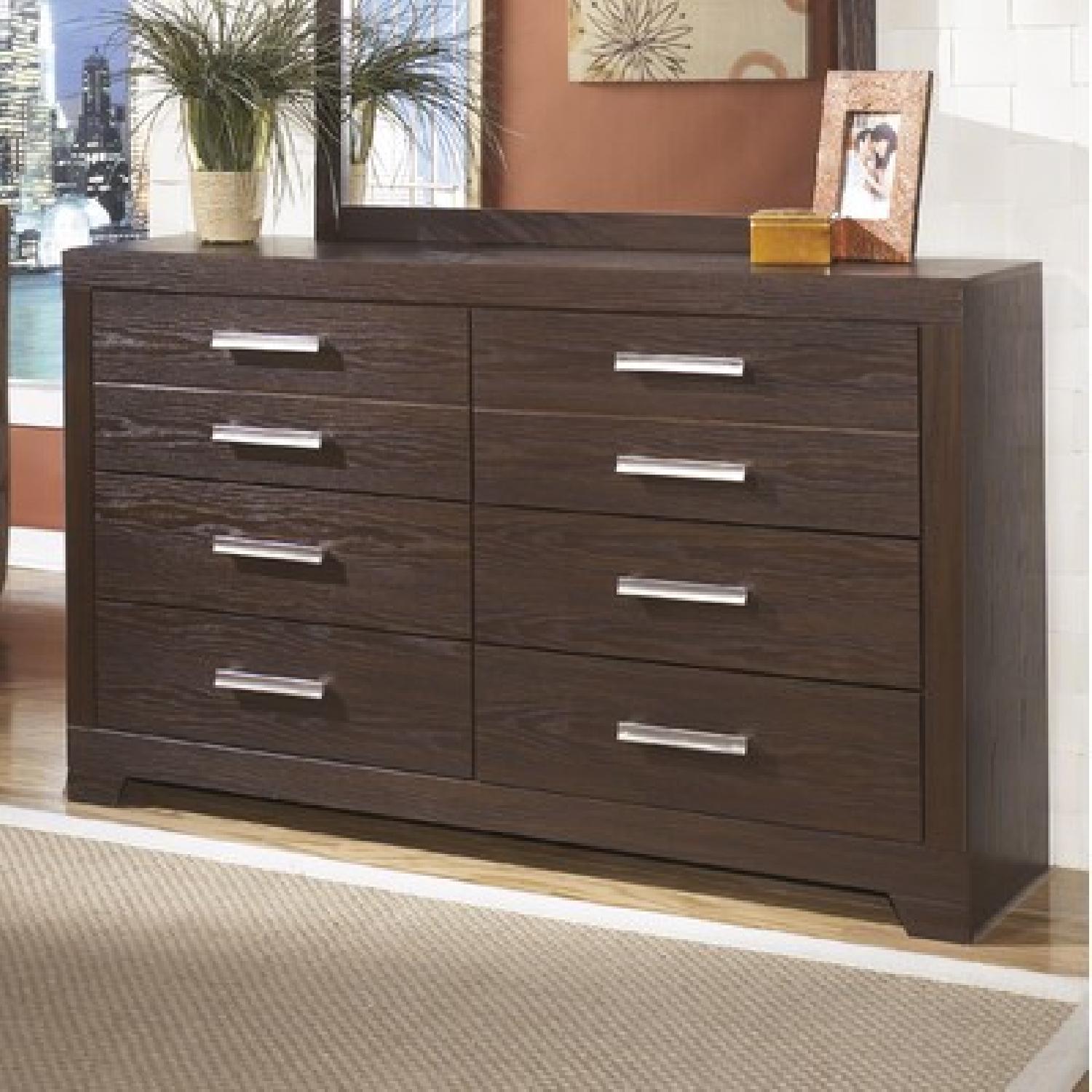 Ashley's Signature Design Aleydis 6 Drawer Dresser - image-2