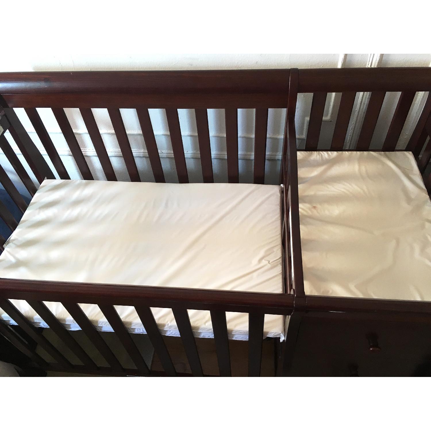 Sorelle Newport Convertible Mini Crib w/ Changing Table - image-2