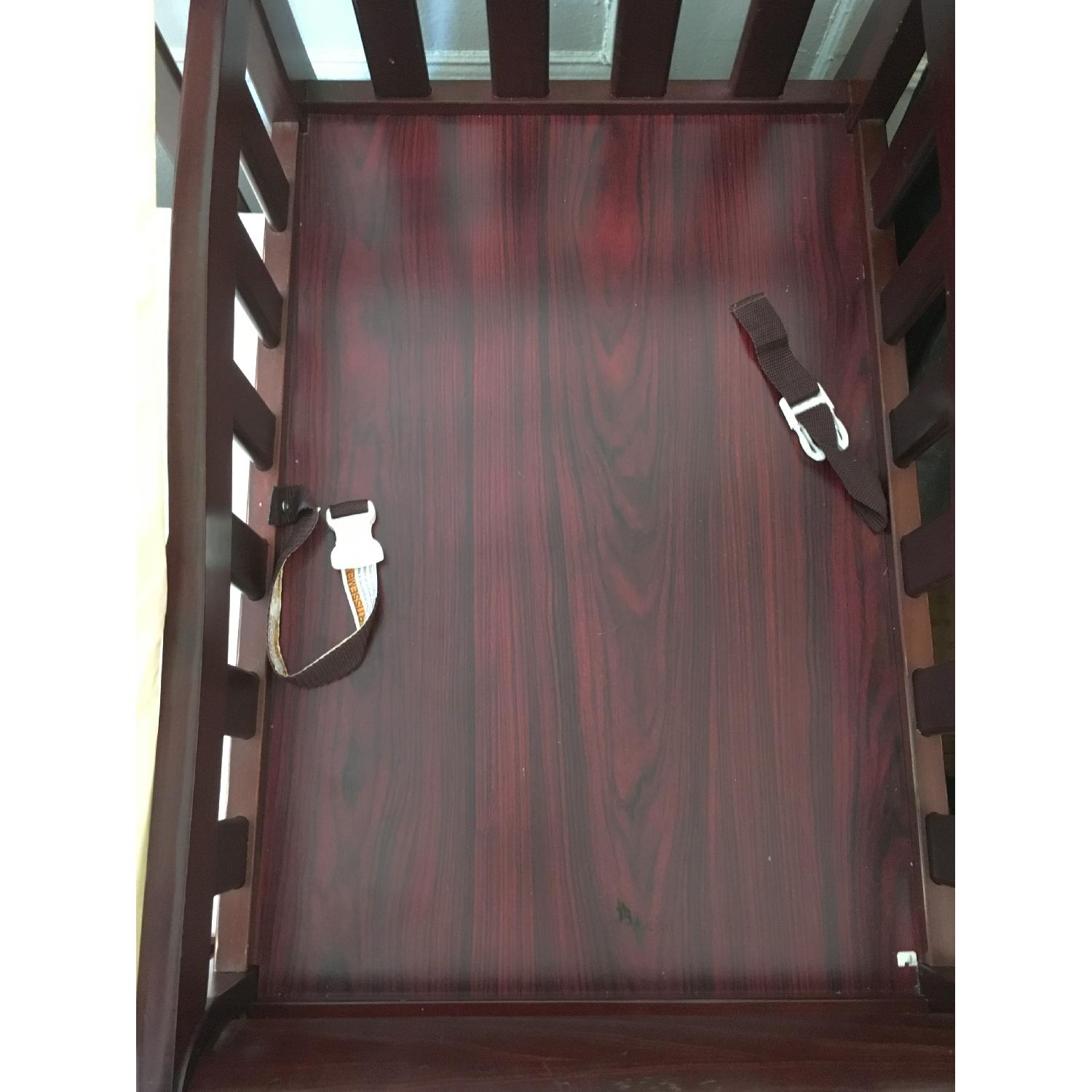 Sorelle Newport Convertible Mini Crib w/ Changing Table - image-4