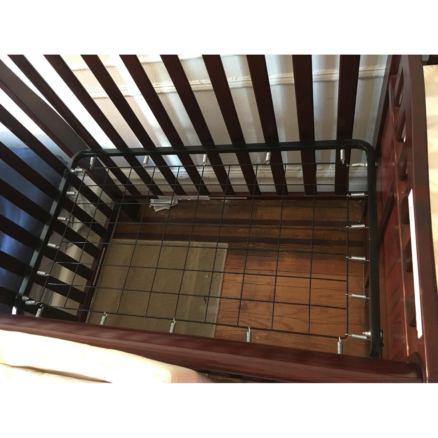 Sorelle Newport Convertible Mini Crib w/ Changing Table - image-5