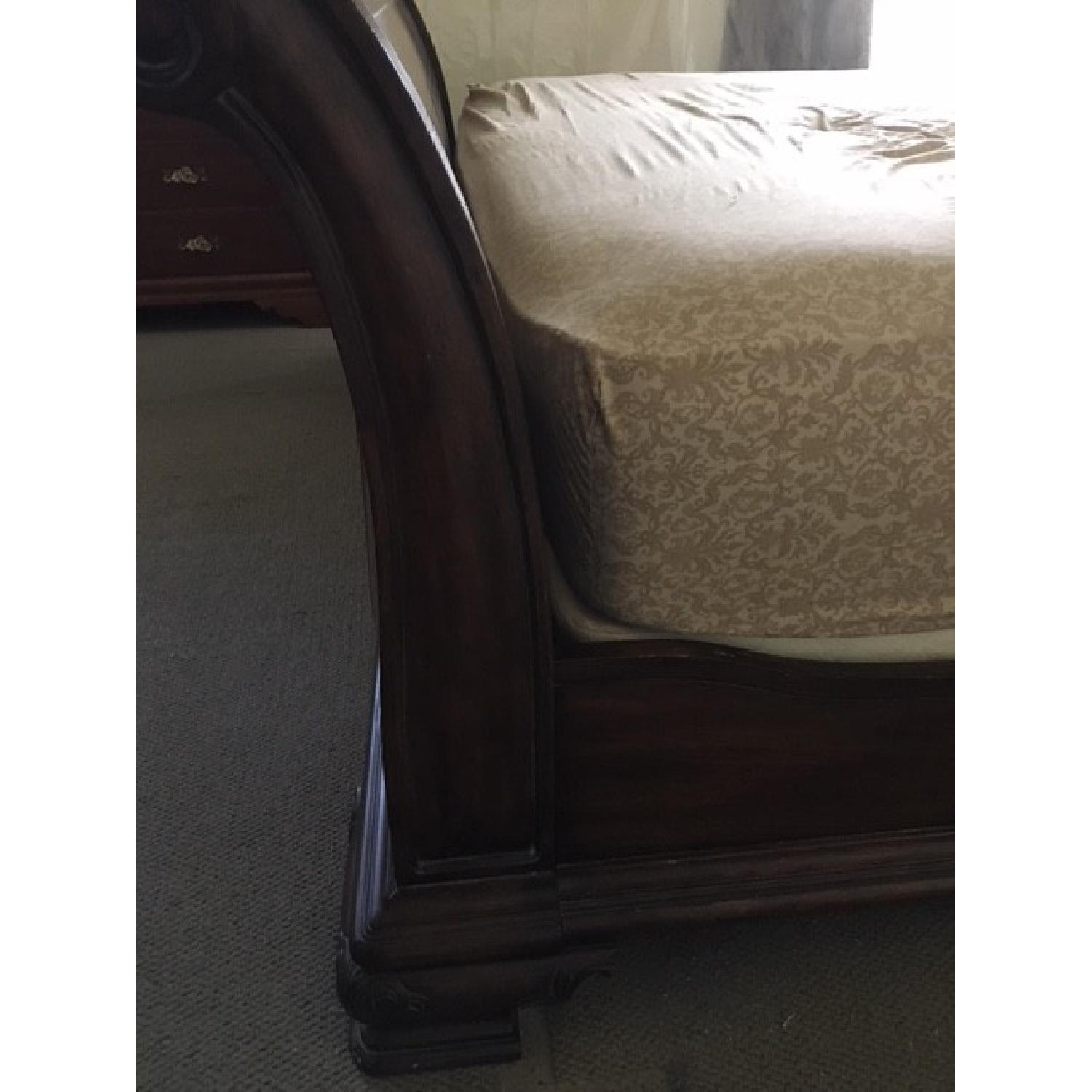 Raymour & Flanigan King Size Wood & Leather Sleigh Bed - image-5