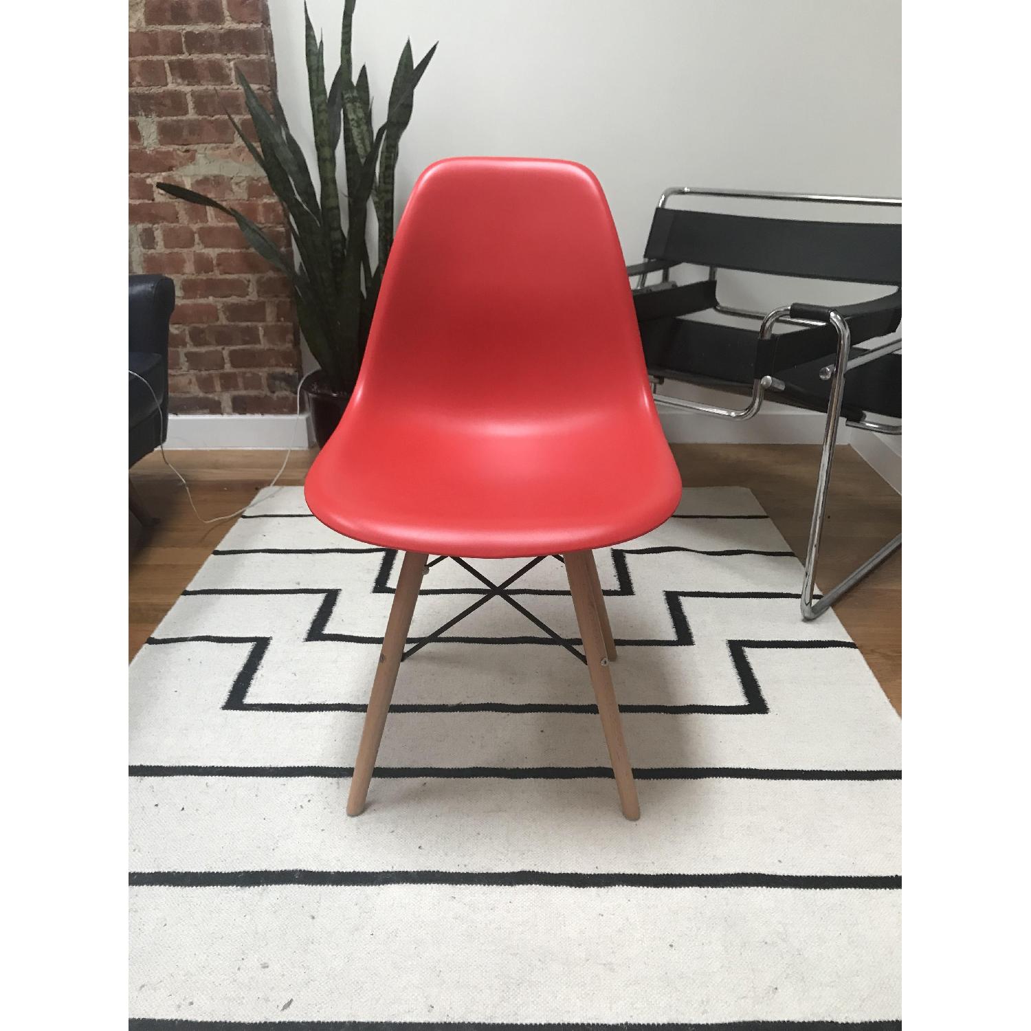 Rove Concepts DSW Molded Eames Chair - image-5