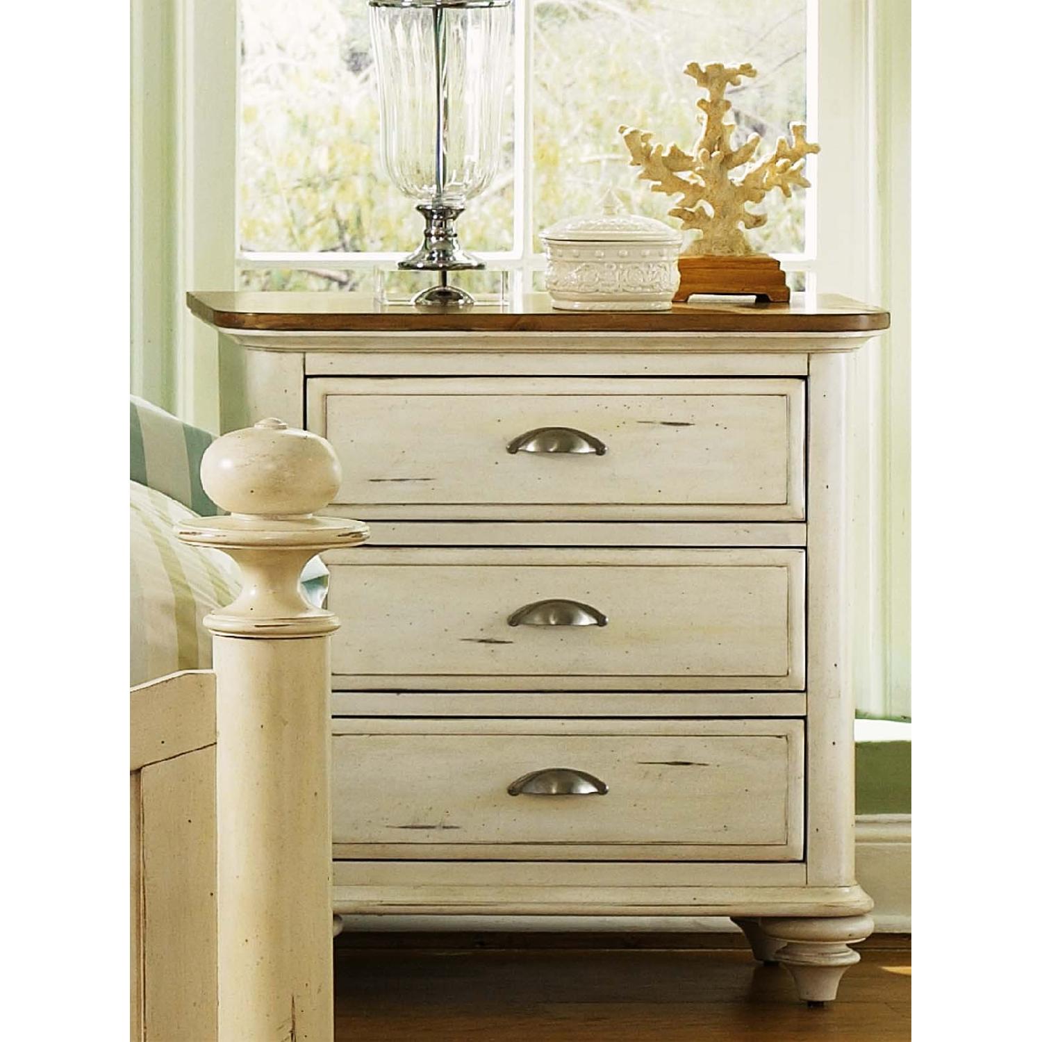 Liberty Furniture Ocean Isle Night Stand - image-1