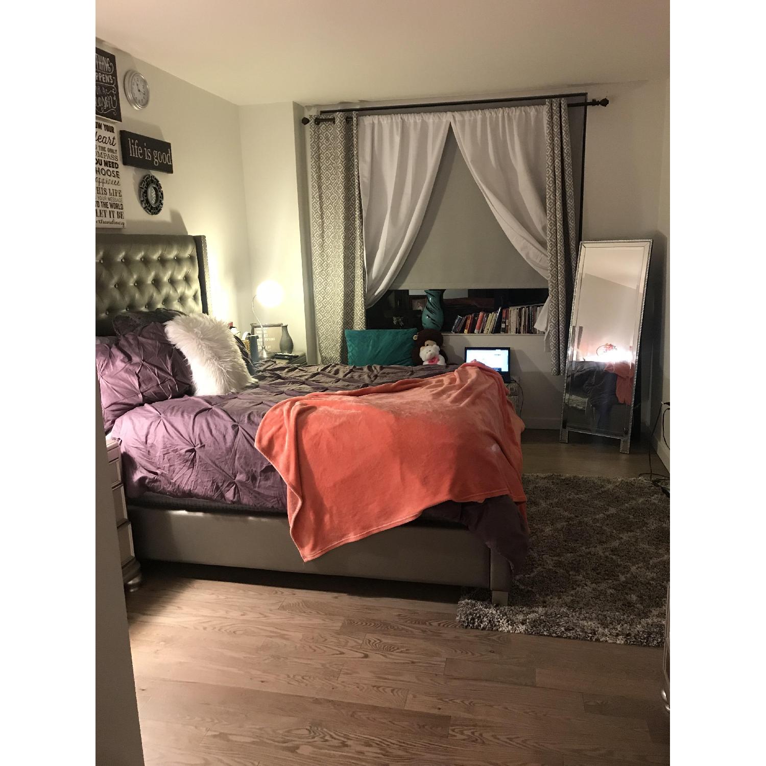 Rooms To Go Upholstered Grey Queen Bed w/ Diamond Headboard - image-3