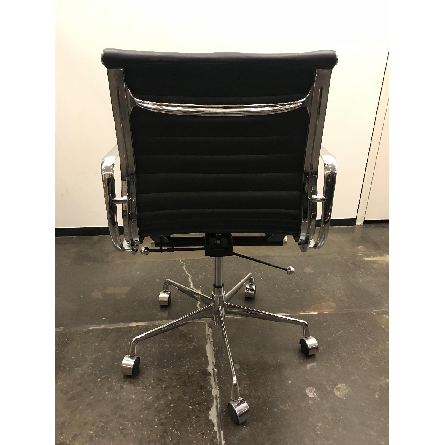 Black Leather Ribbed Office Chair - image-3