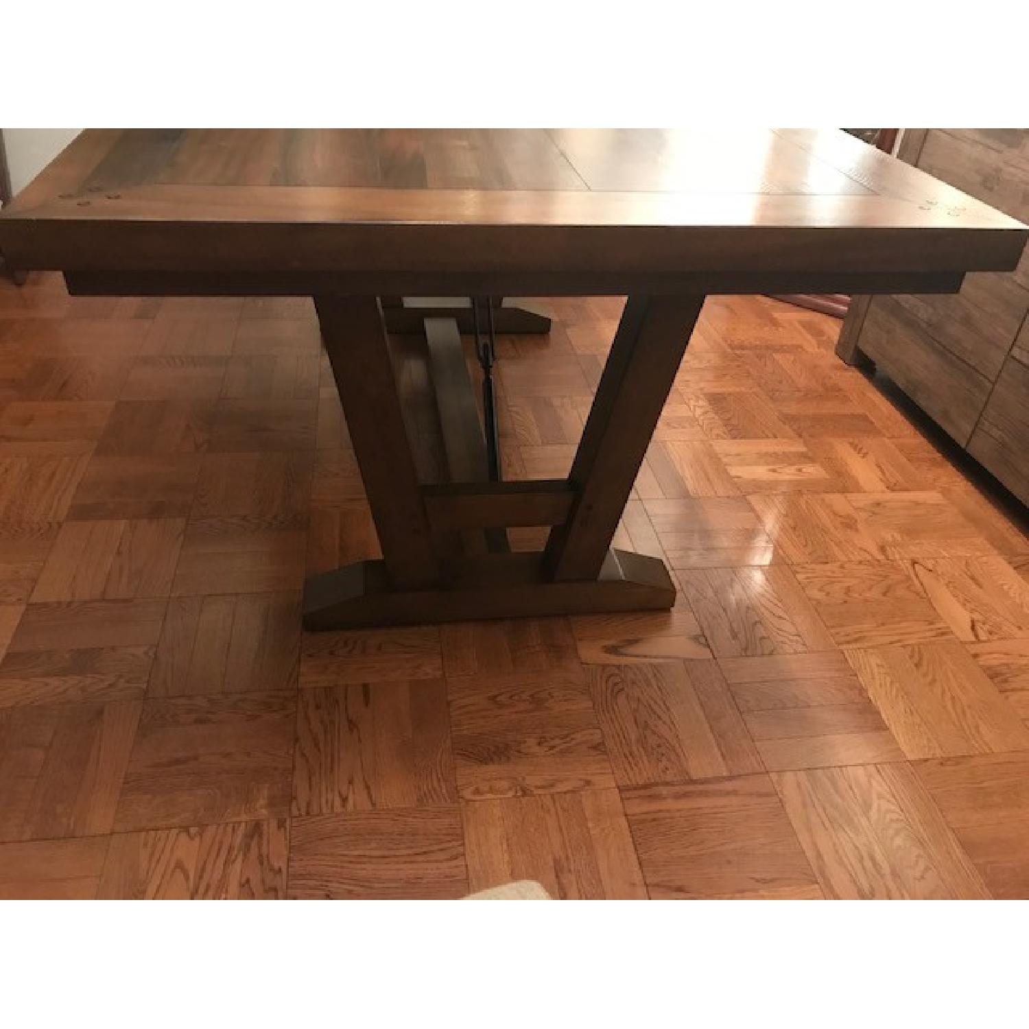 Raymour & Flanigan Fenwick Dining Table w/ Leaf AptDeco