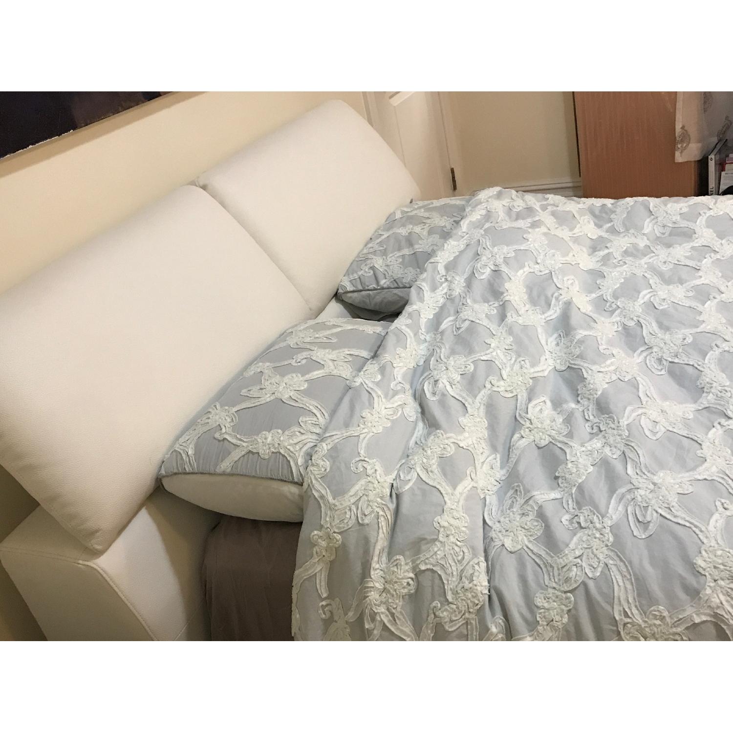 Modani White Leather Queen Size Bed - image-3