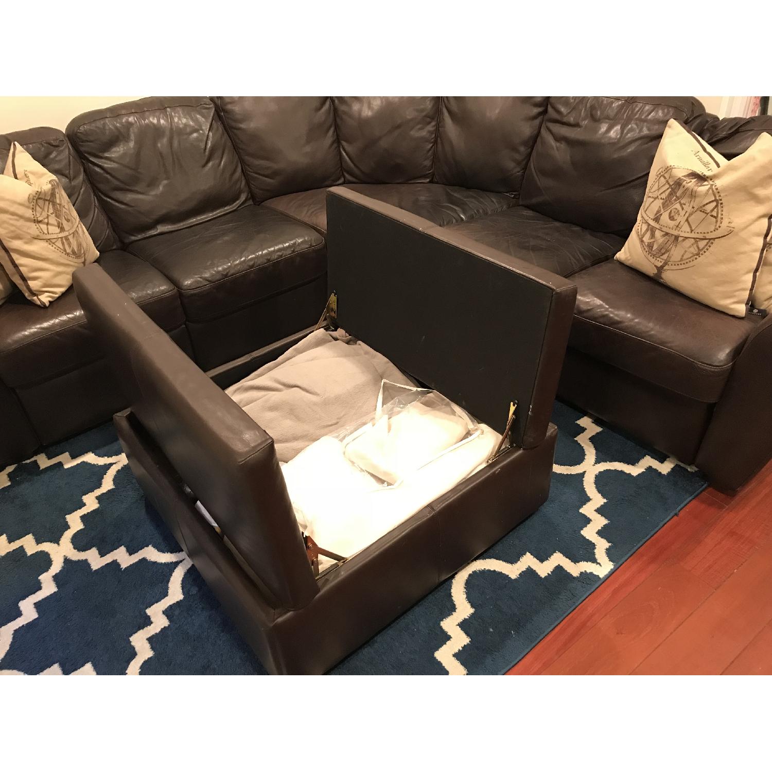 Natuzzi Leather Sectional w/ 2 Reclining Seats & Ottoman - image-4