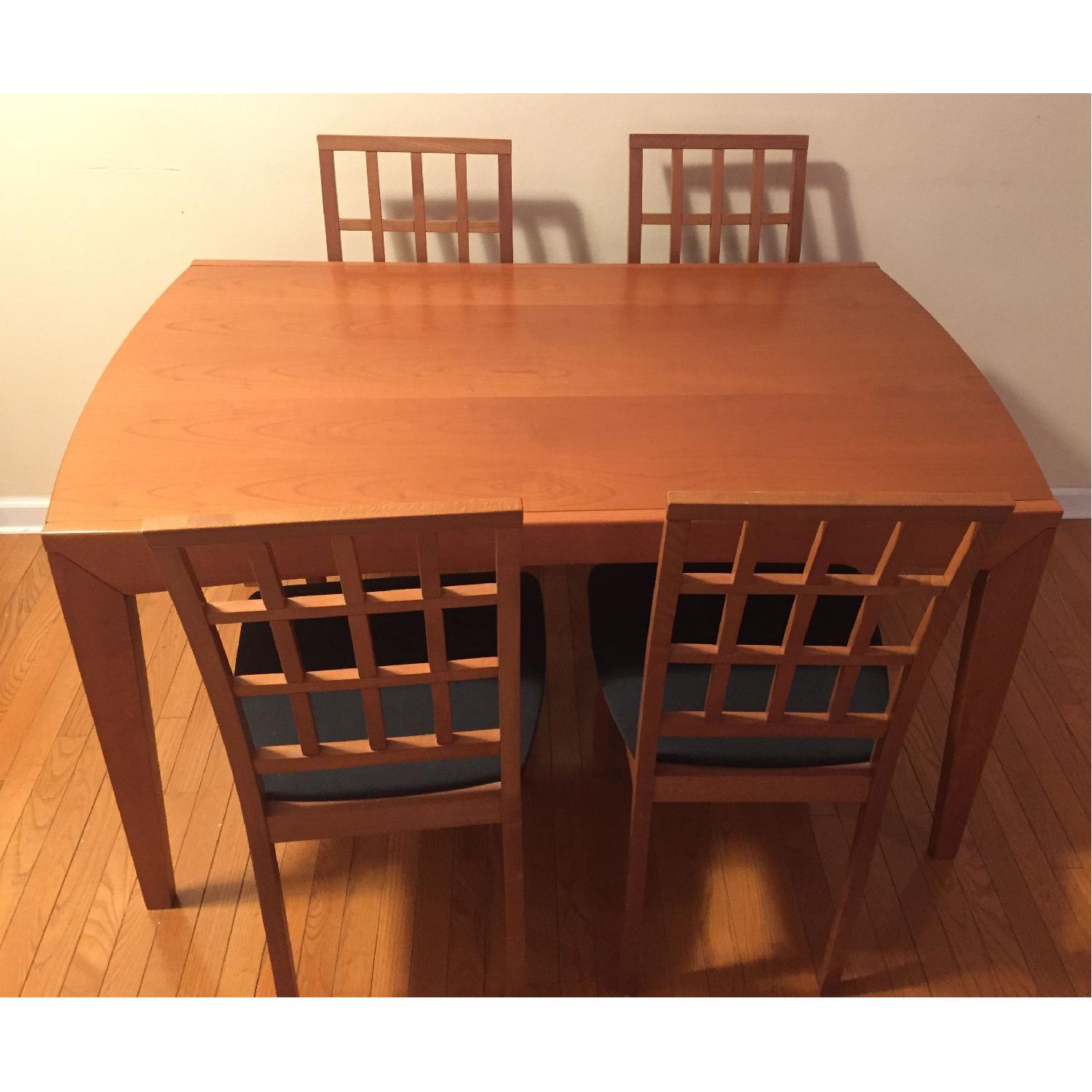 Jensen-Lewis Calligaris Extendable Dining Table w/ 4 Chairs - AptDeco