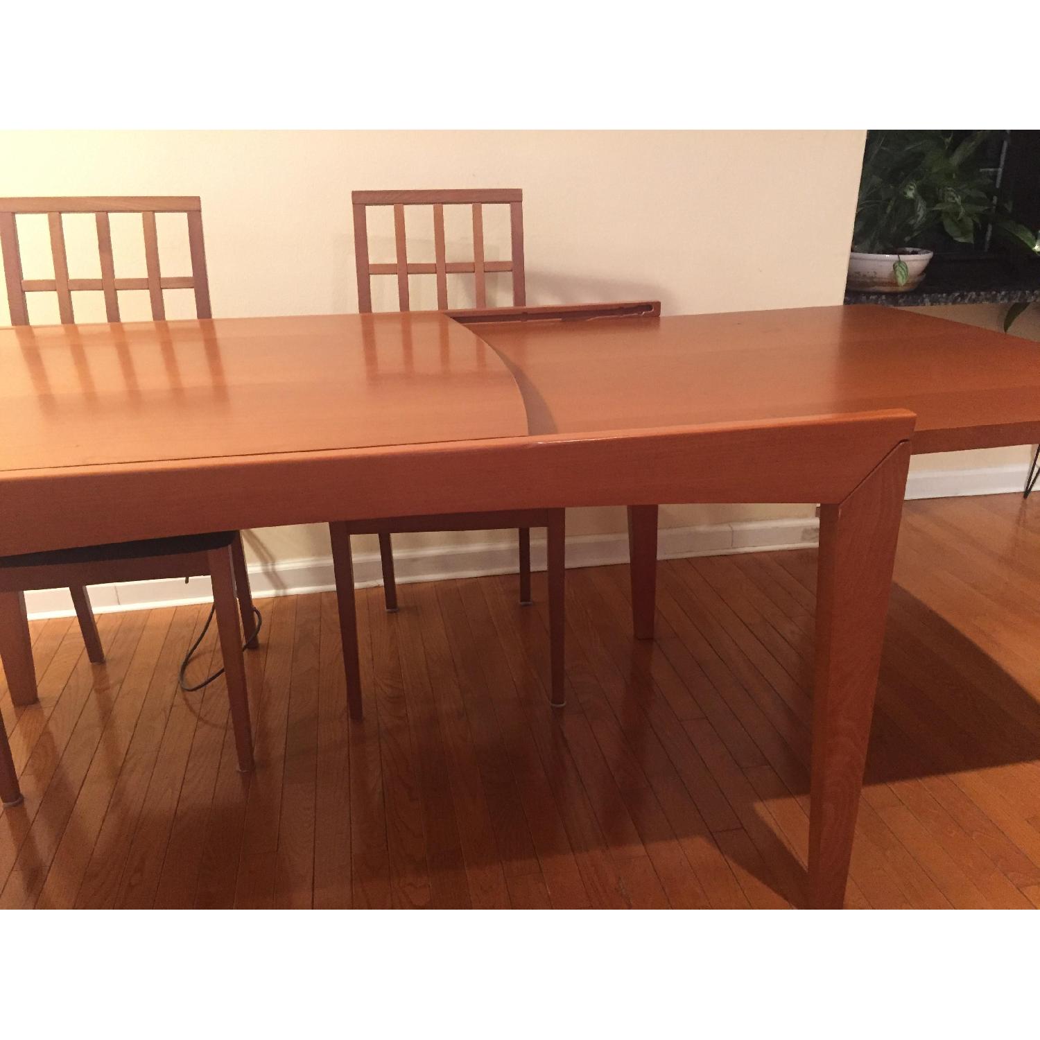 Jensen-Lewis Calligaris Extendable Dining Table w/ 4 Chairs - AptDeco