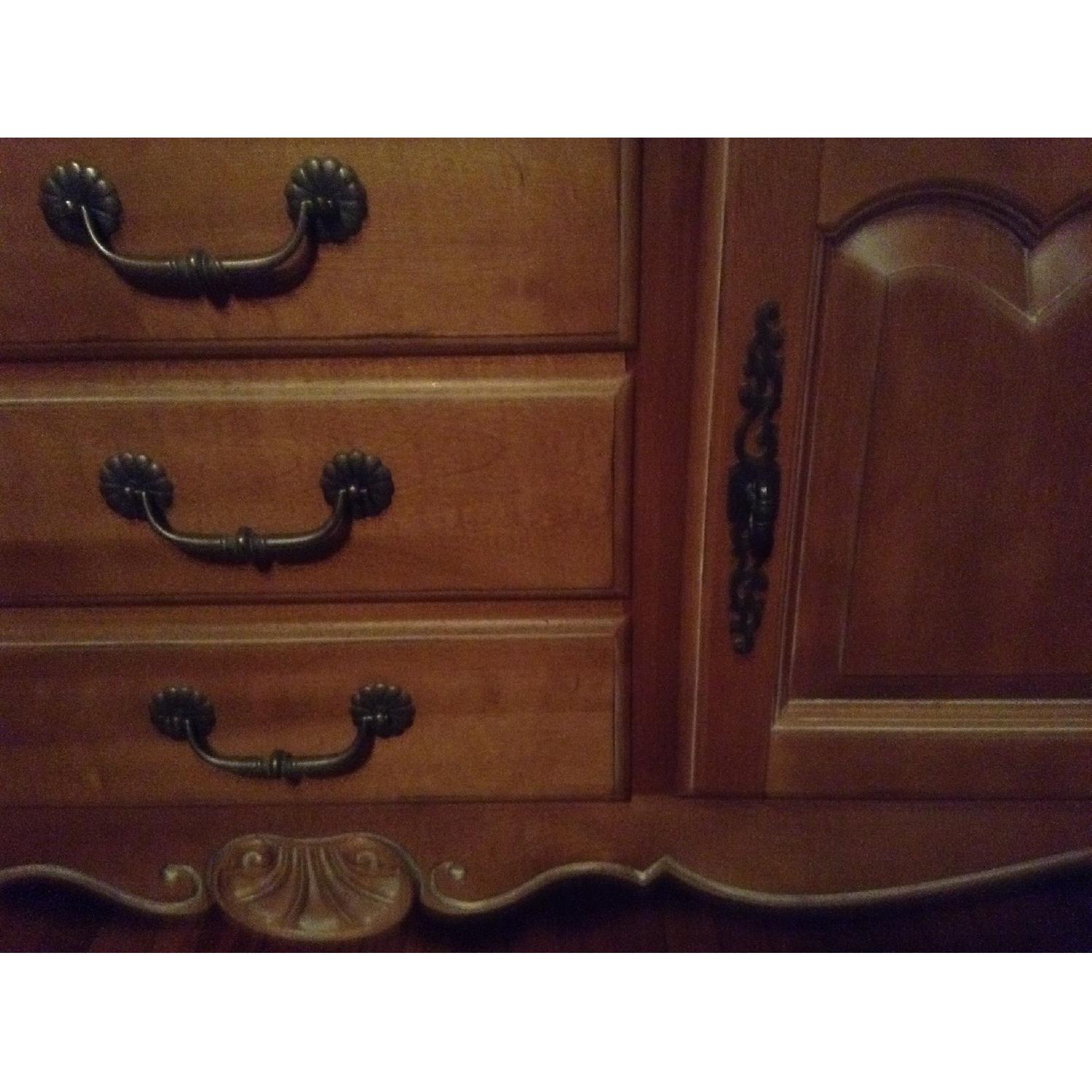 Ethan Allan 8 Piece Dining Room Set - image-2