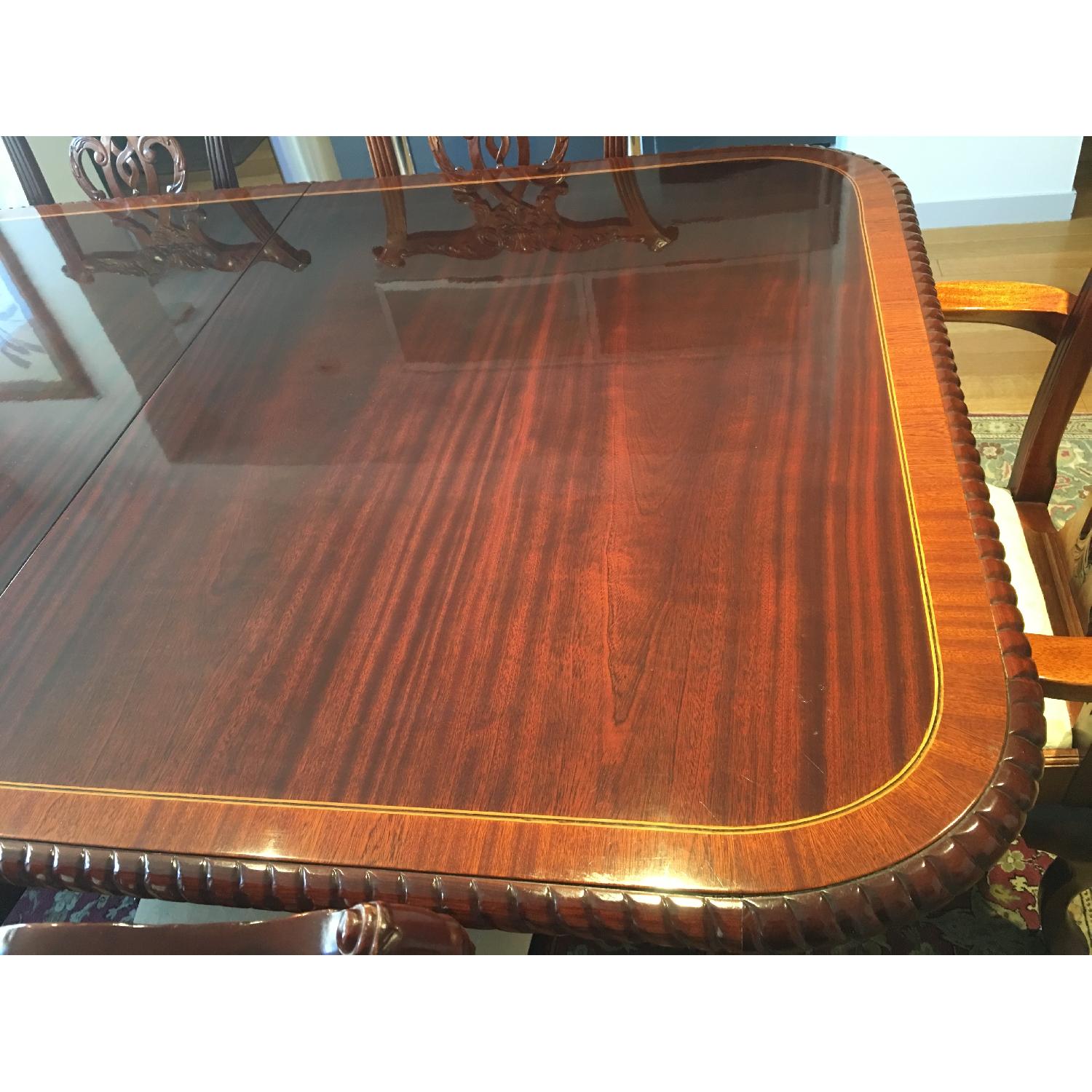 Traditional Queen Anne Dining Room Set - image-8