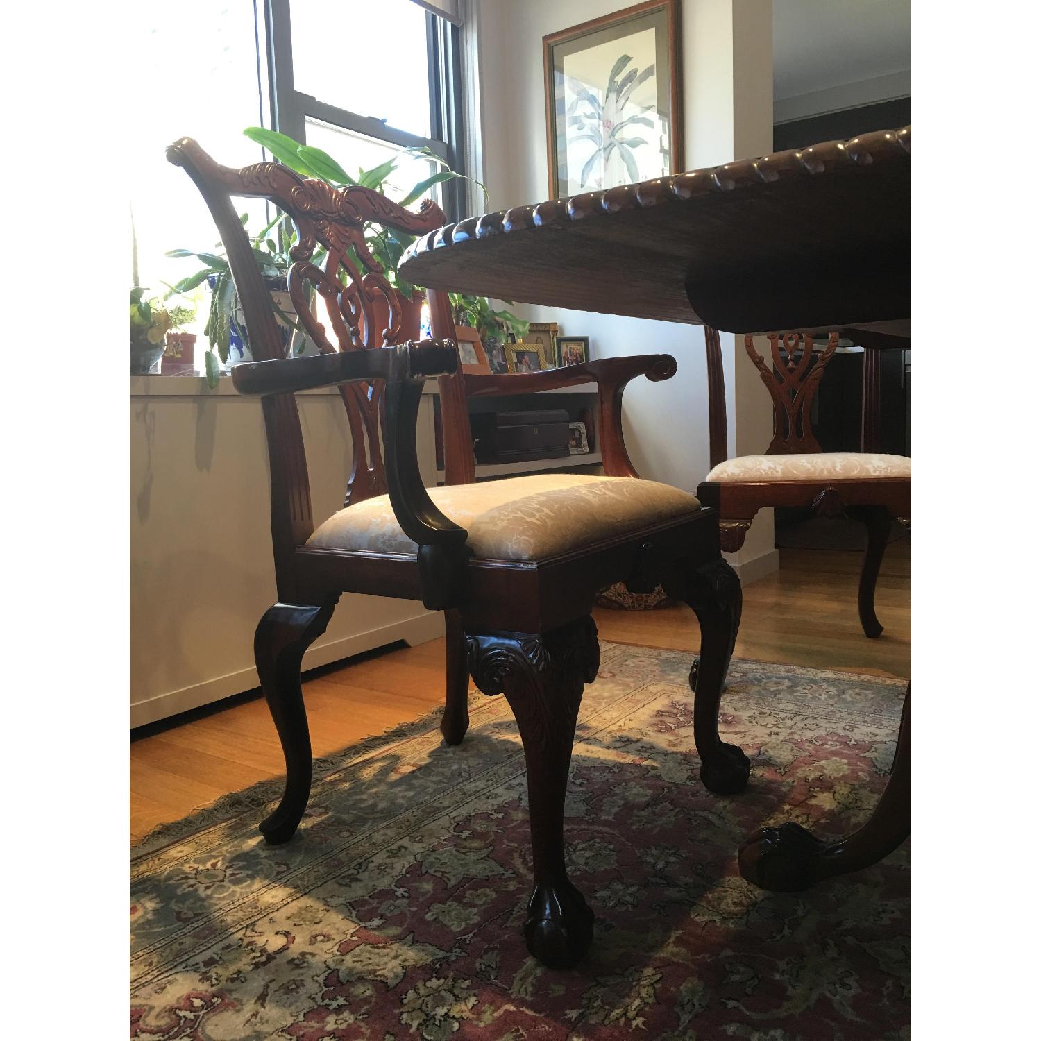 Traditional Queen Anne Dining Room Set - image-10