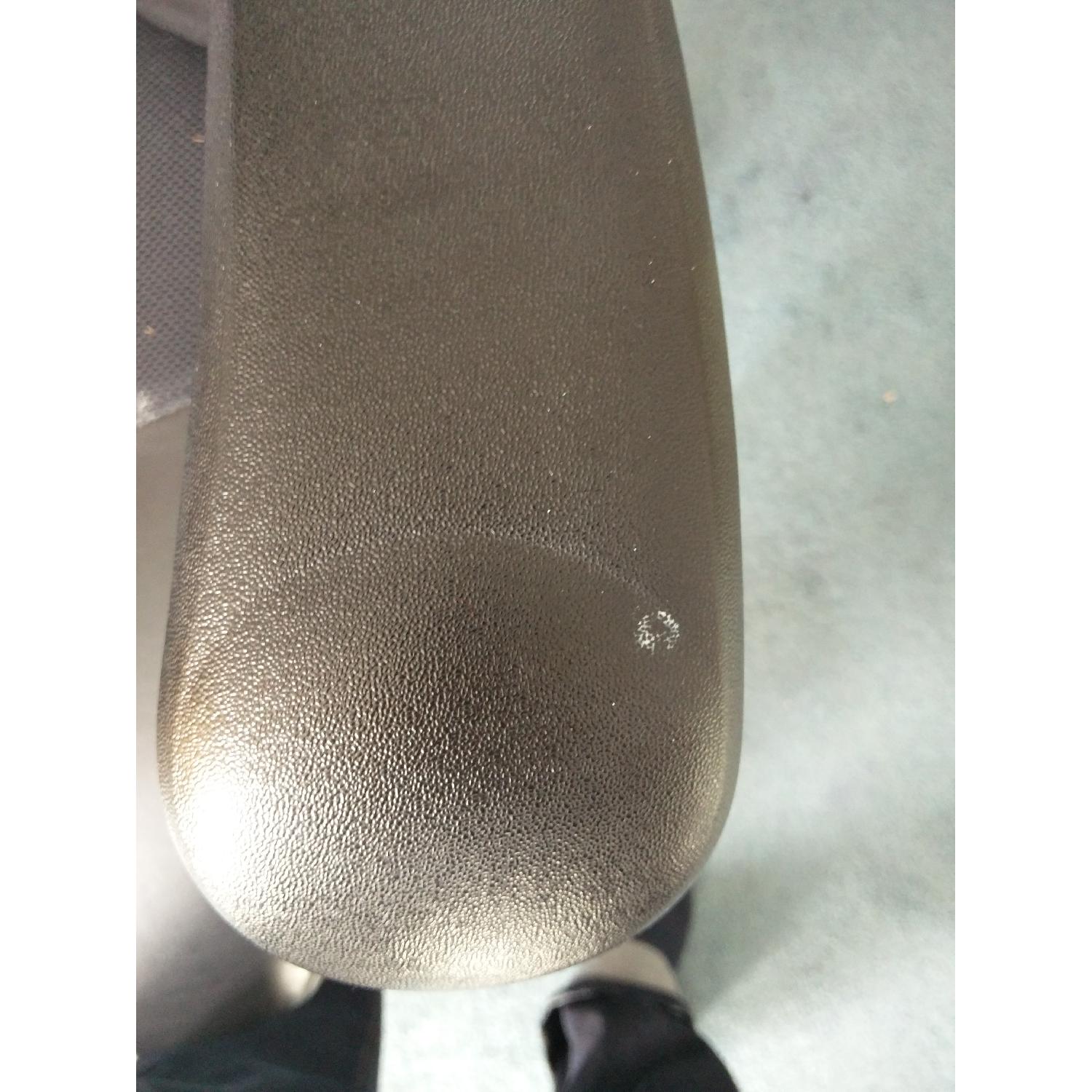 RFM Verte Executive Series Chair - image-7