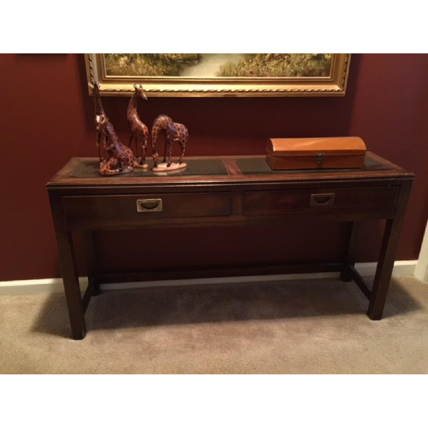 thomasville-cherry-mirrored-parson-table-aptdeco
