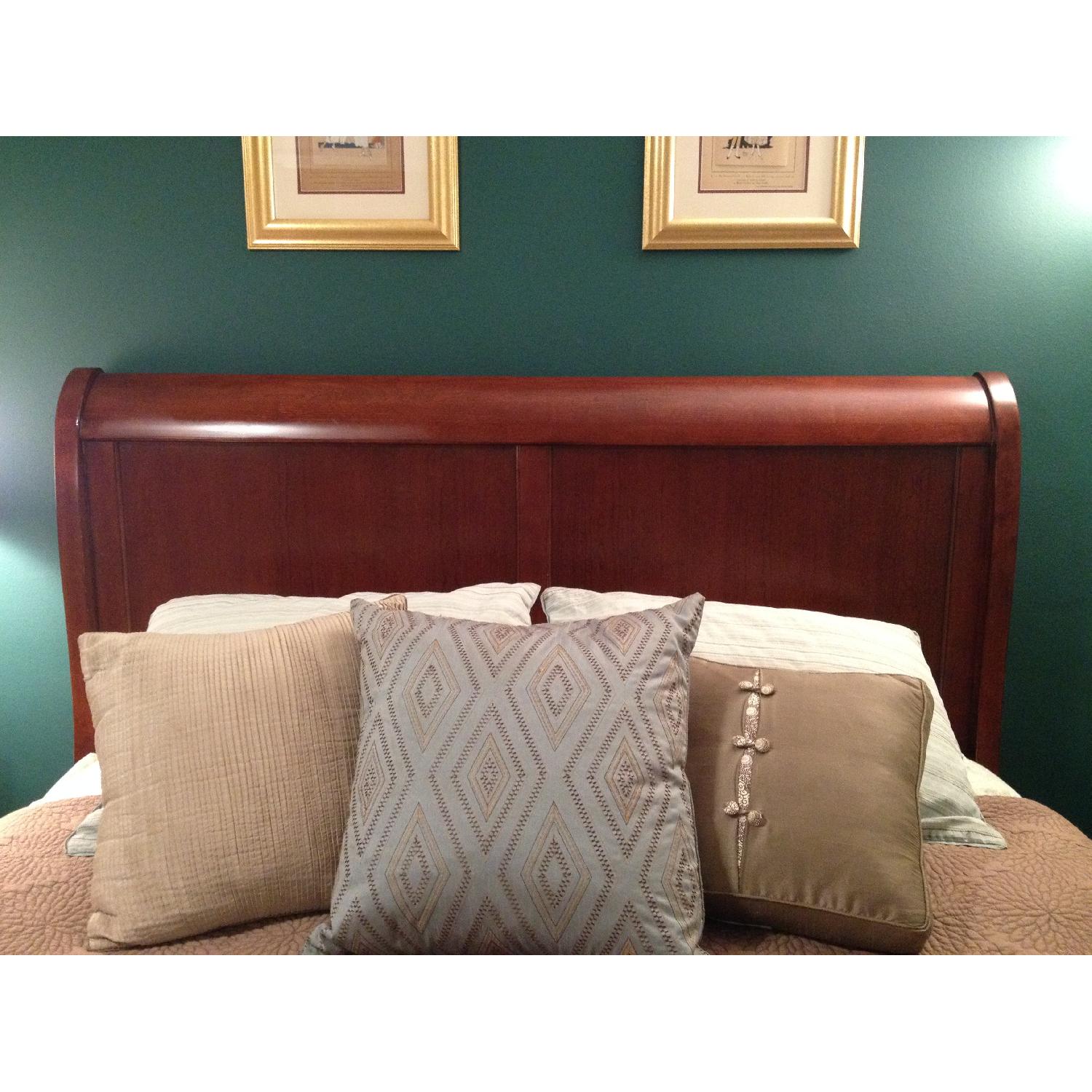 Thomasville Cinnamon Hill Cherry Sleigh Bed - image-3