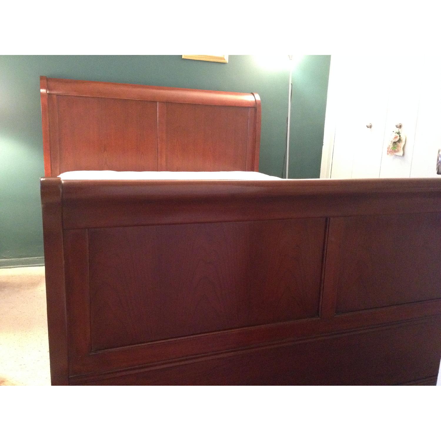 Thomasville Cinnamon Hill Cherry Sleigh Bed - image-4