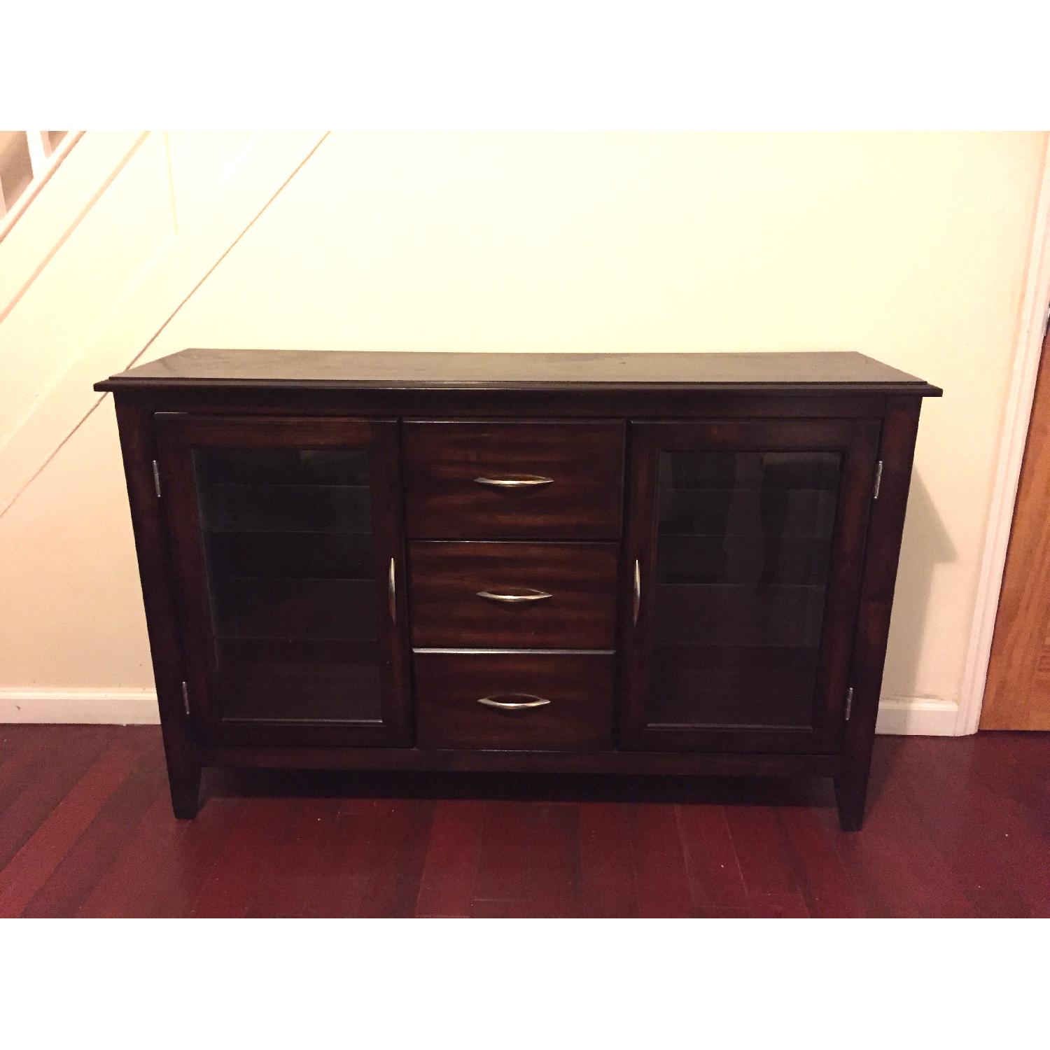 Raymour Flanigan Server AptDeco raymour-flanigan-server-aptdeco