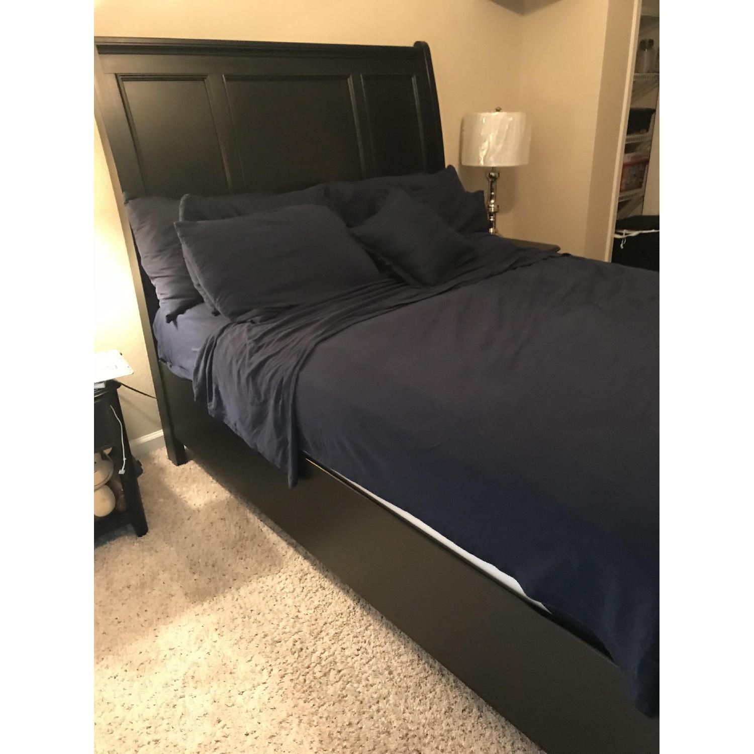 Ashley Greensburg Queen Sleigh Bed w/ Storage - image-3