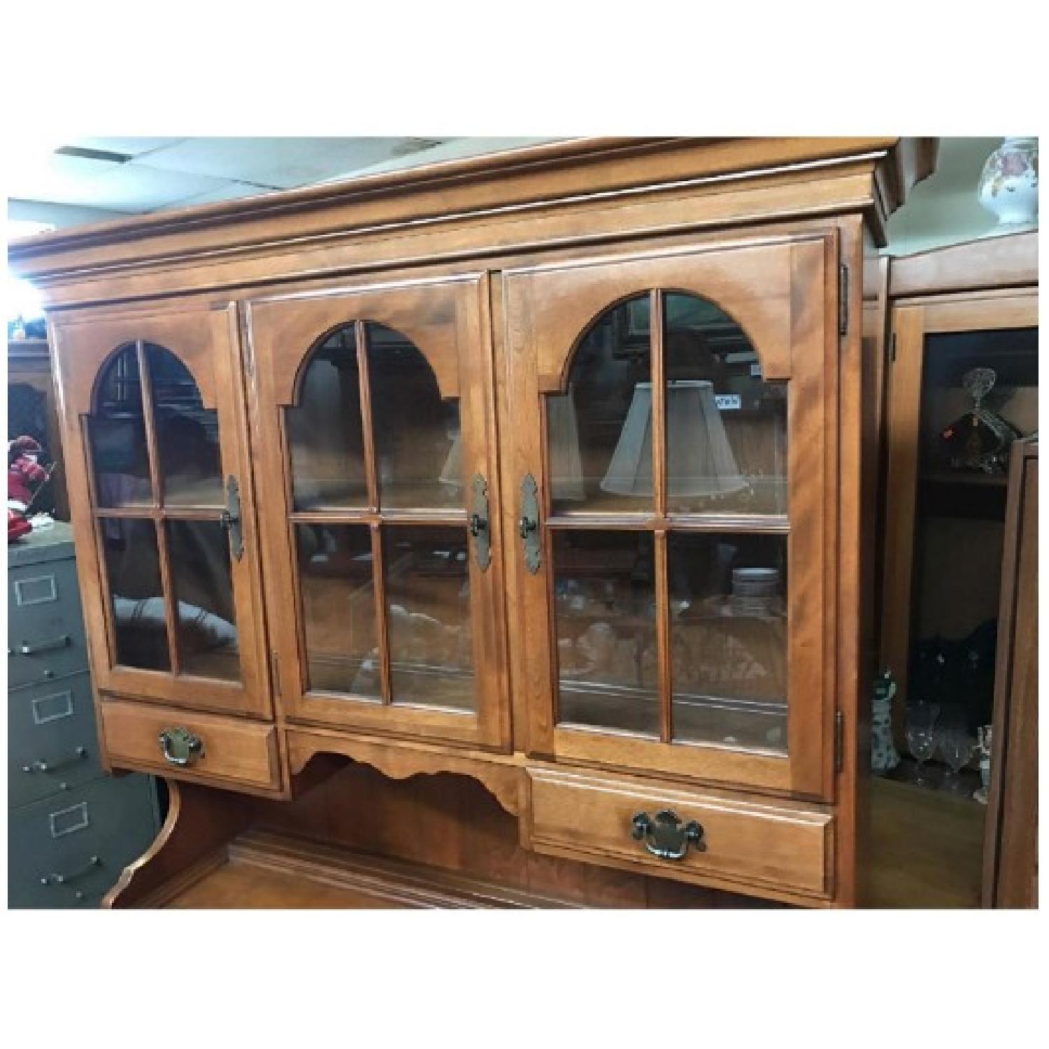 Ethan Allen Hutch/China Cabinet - image-8