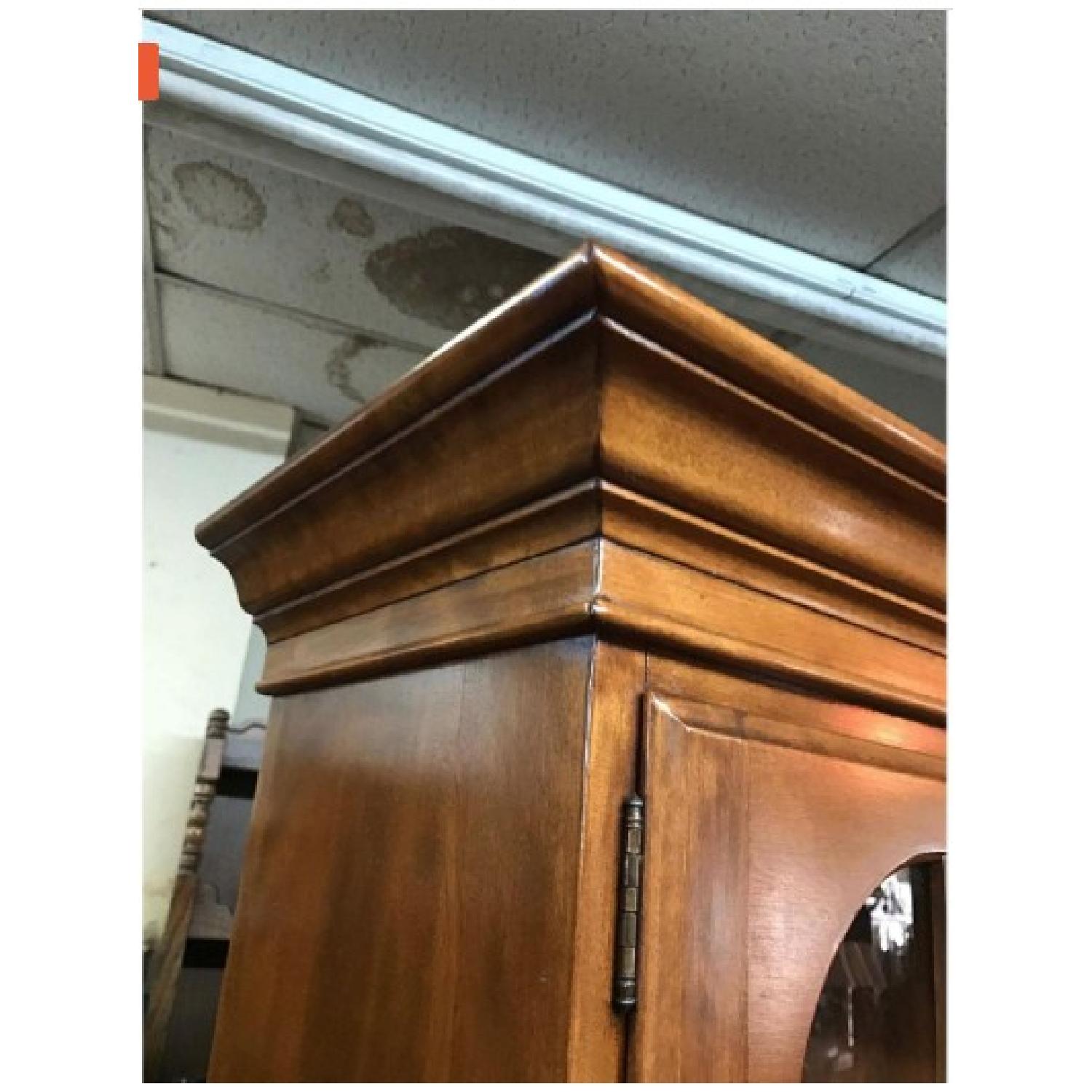 Ethan Allen Hutch/China Cabinet - image-10