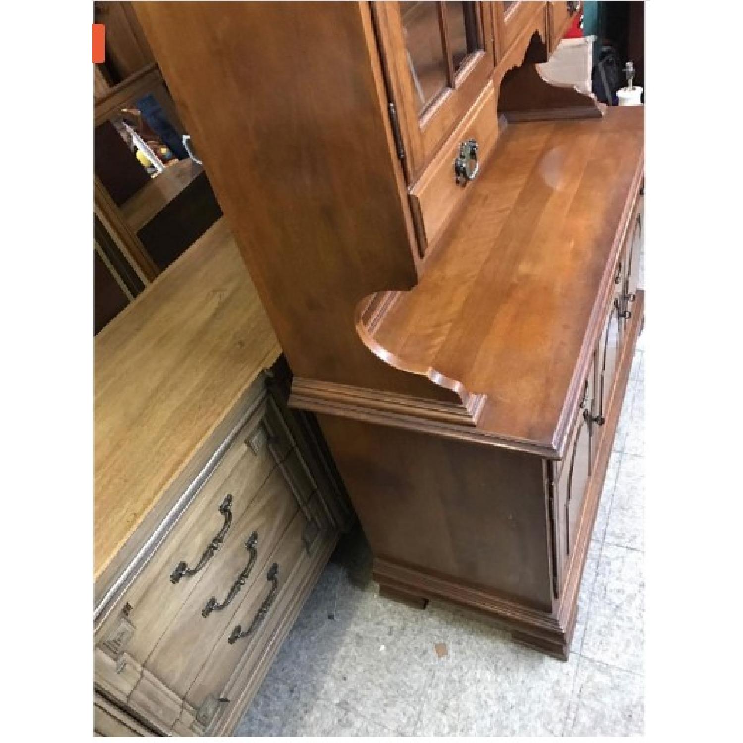 Ethan Allen Hutch/China Cabinet - image-12