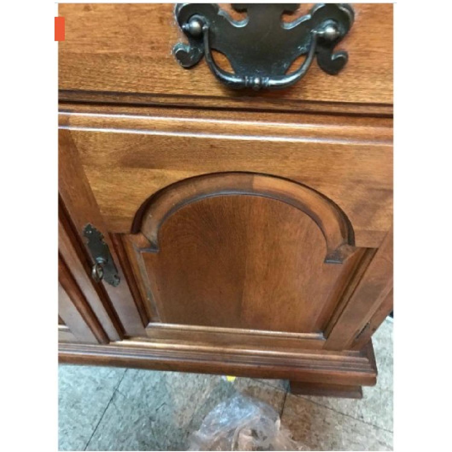 Ethan Allen Hutch/China Cabinet - image-14