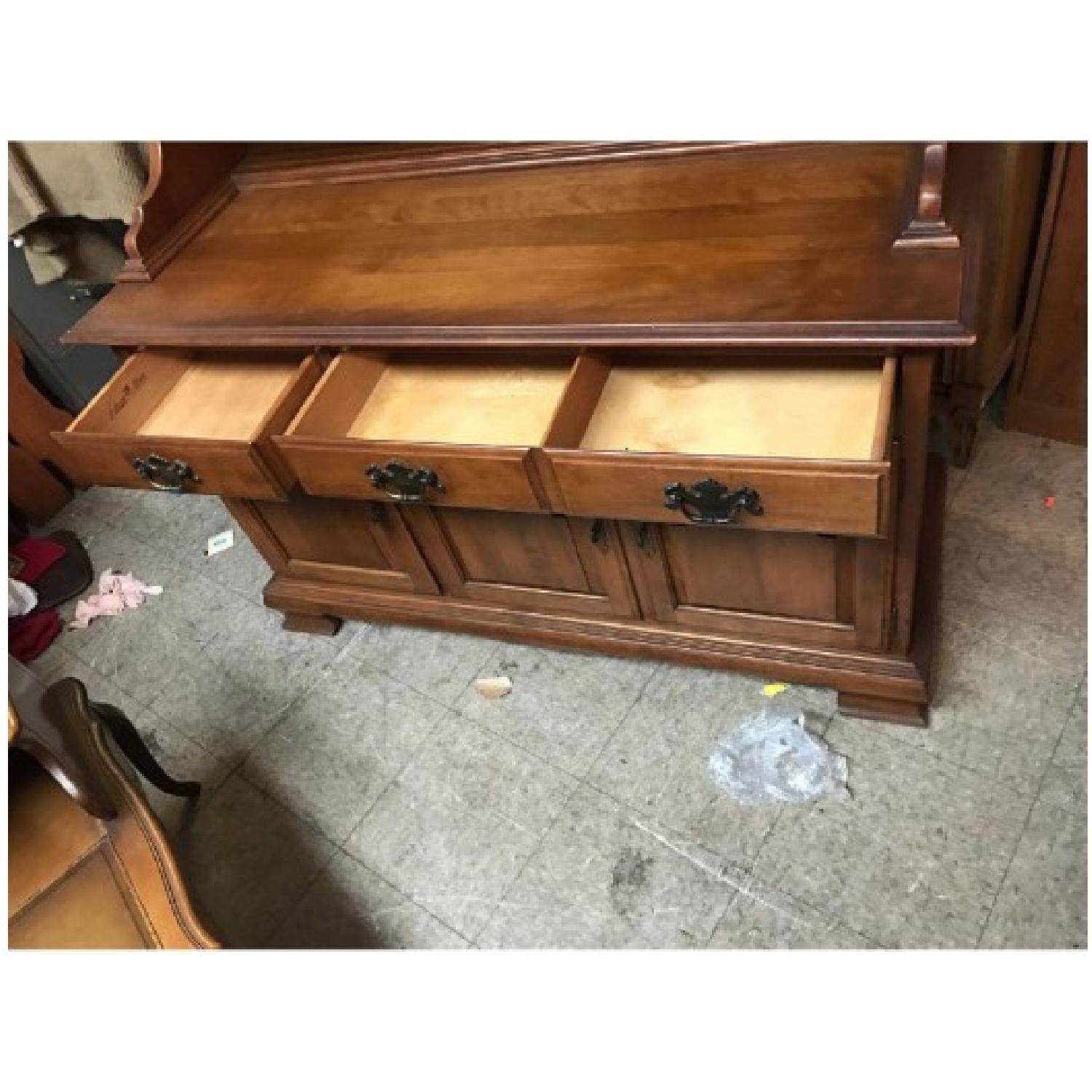 Ethan Allen Hutch/China Cabinet - image-17