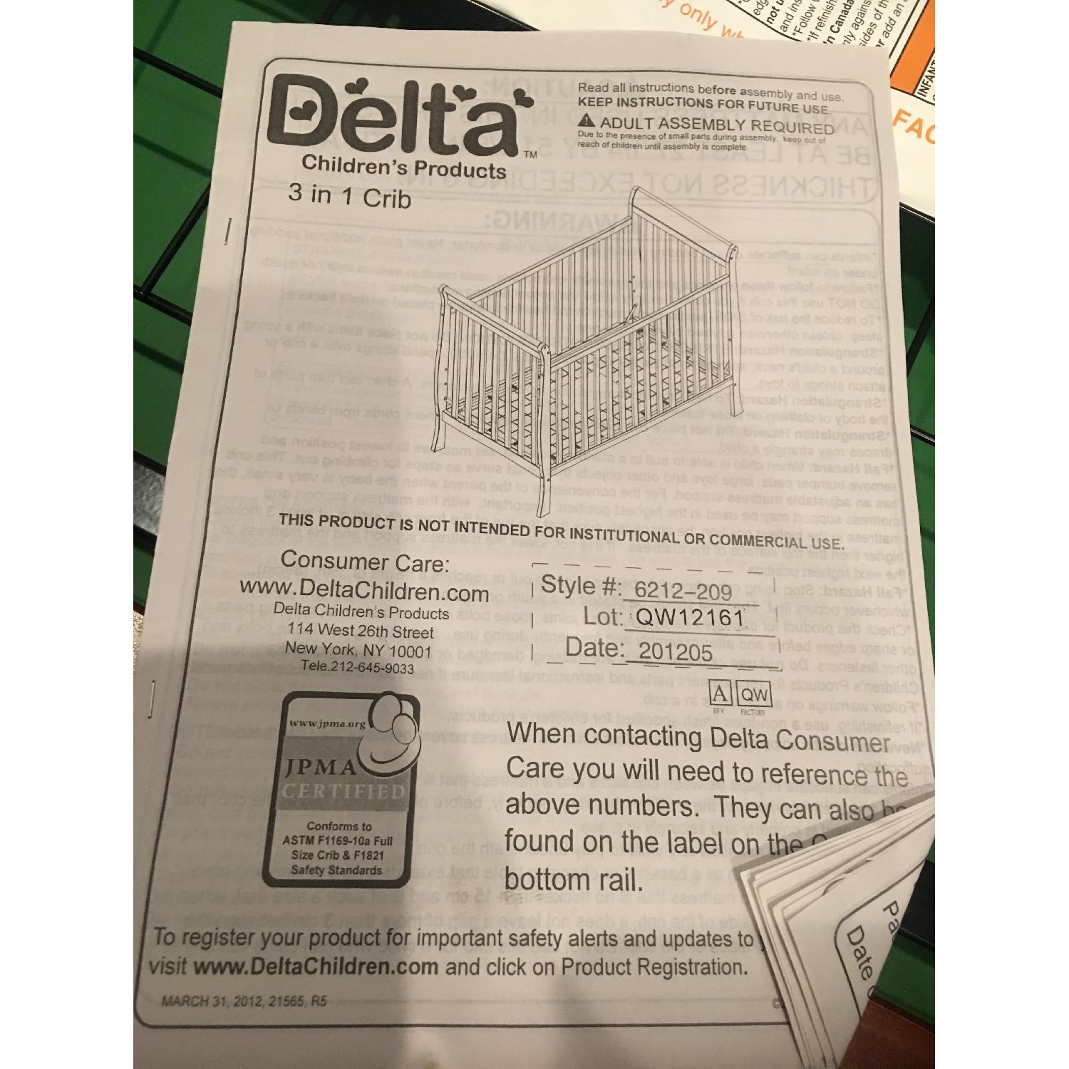 Delta Children's Products 3 in 1 Convertible Crib - image-2