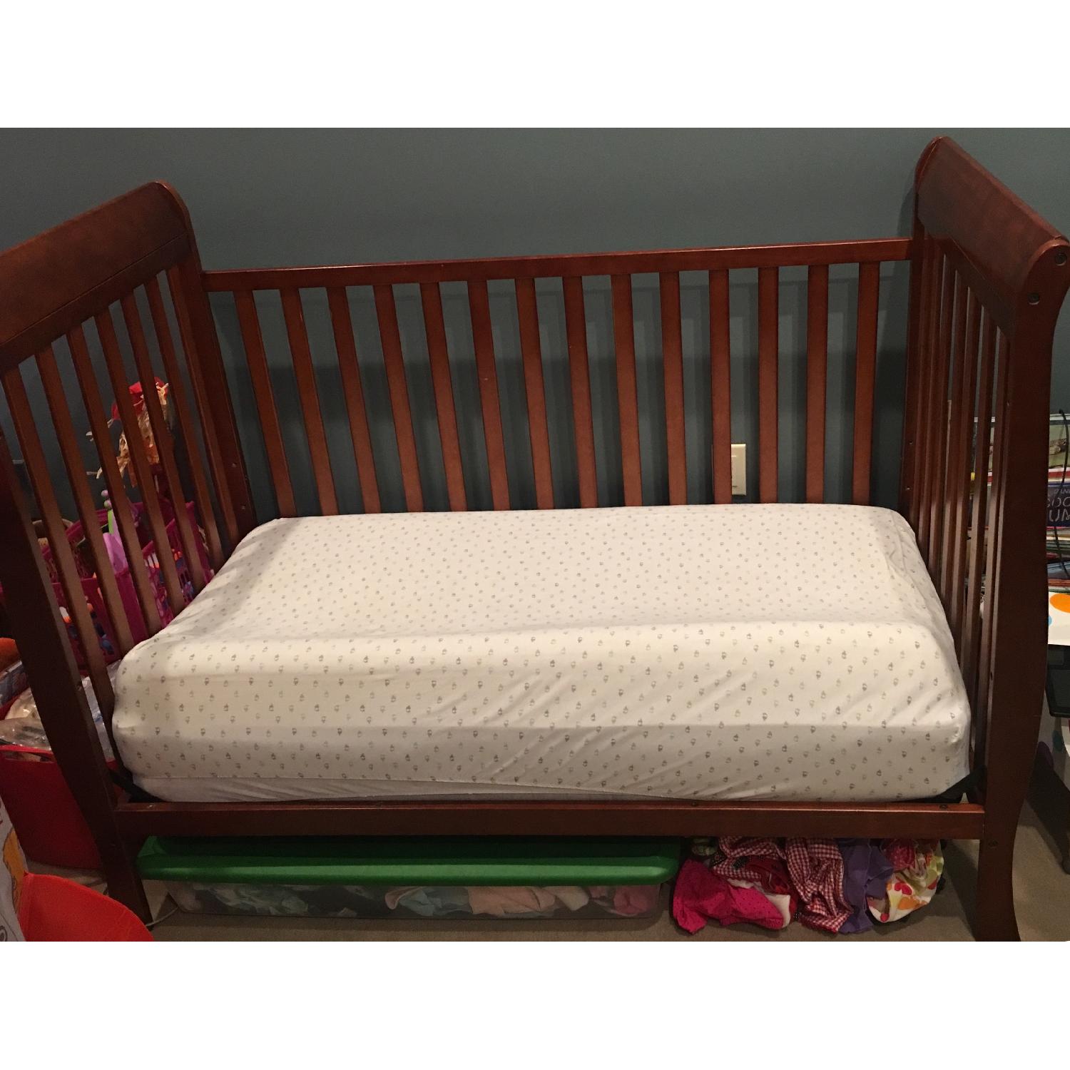 Delta Children's Products 3 in 1 Convertible Crib - image-3