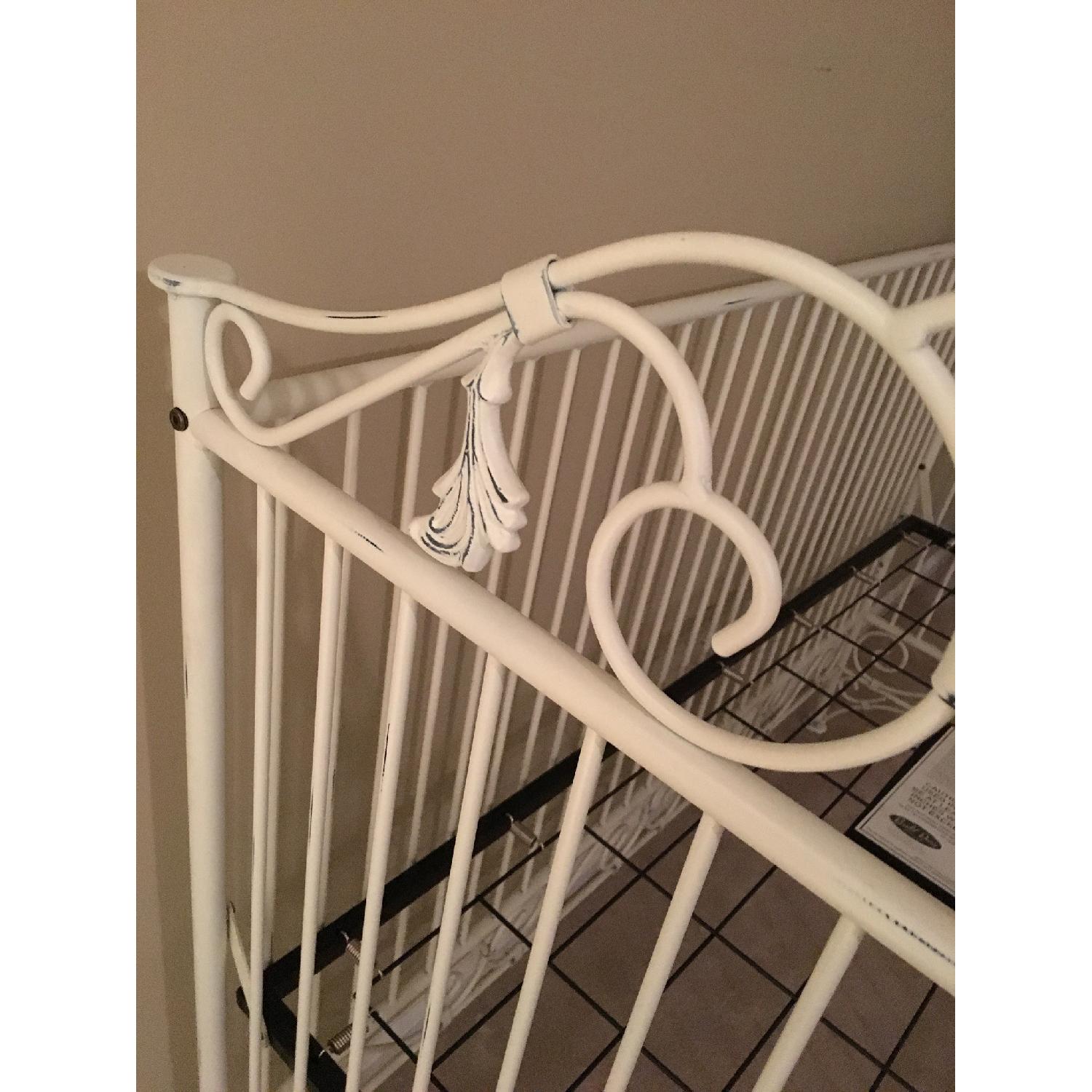Bratt Decor Casablanca Crib - image-3