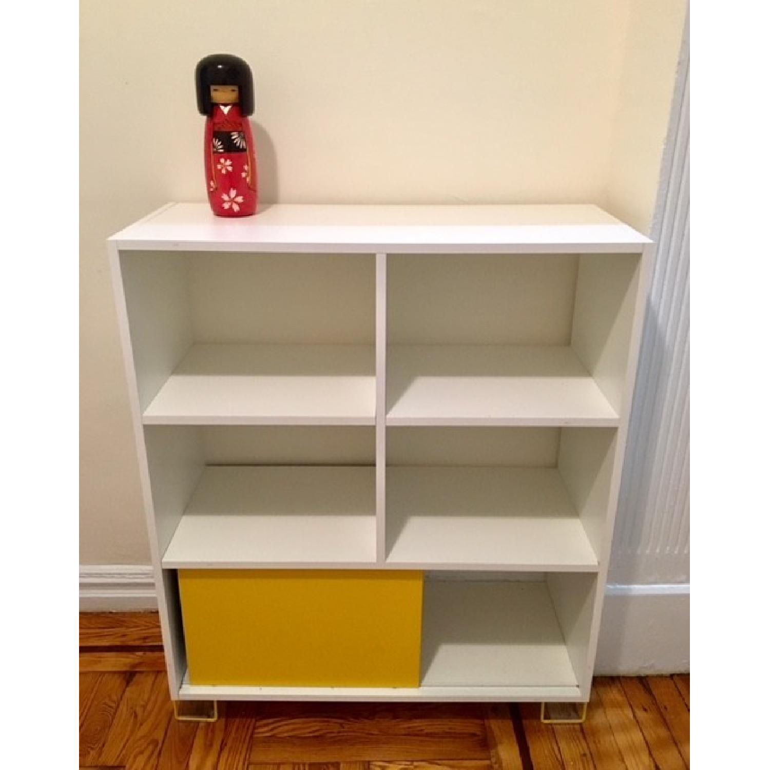 White Wood Shelf AptDeco