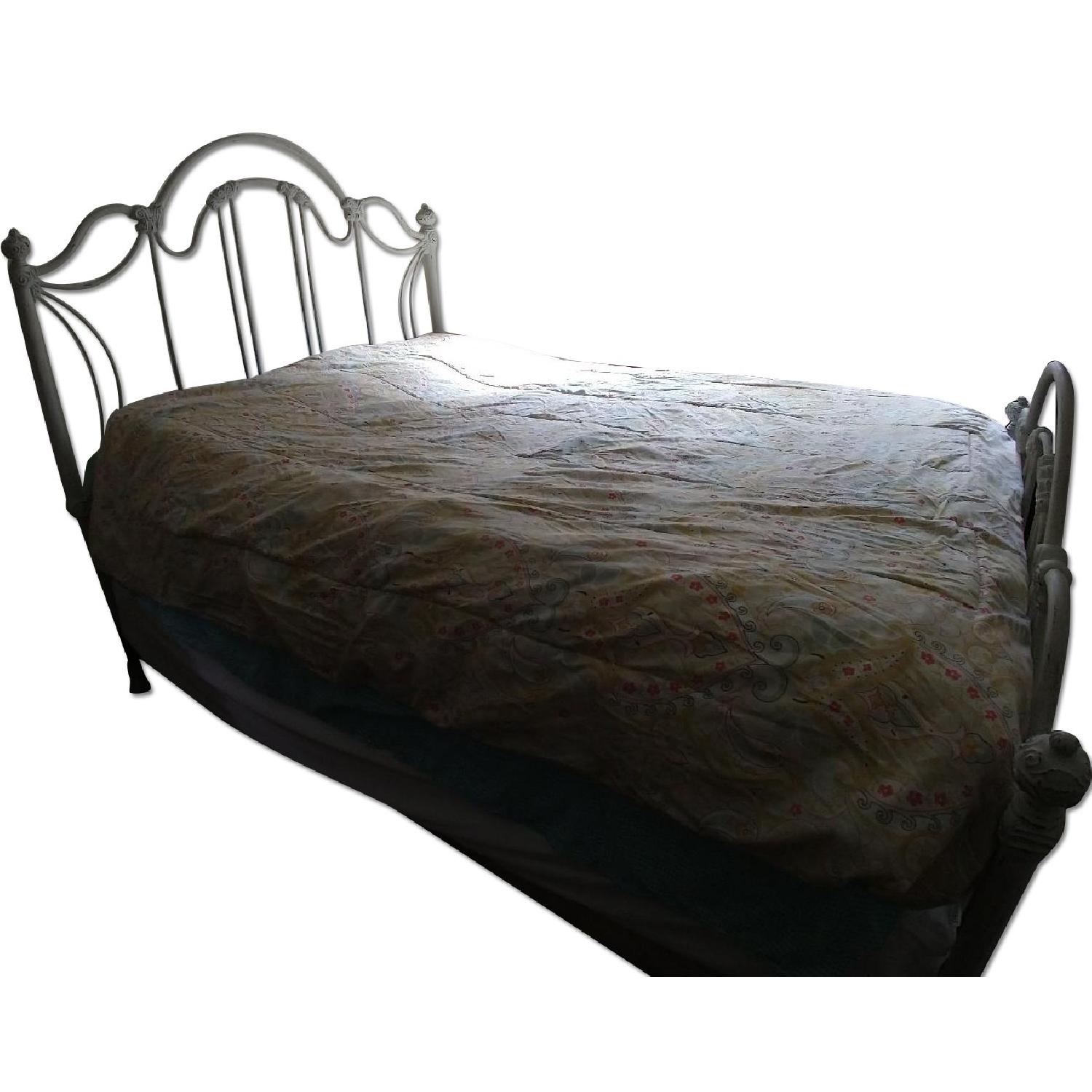 Wesley Allen Marlow Queen Iron Bed Frame - image-6