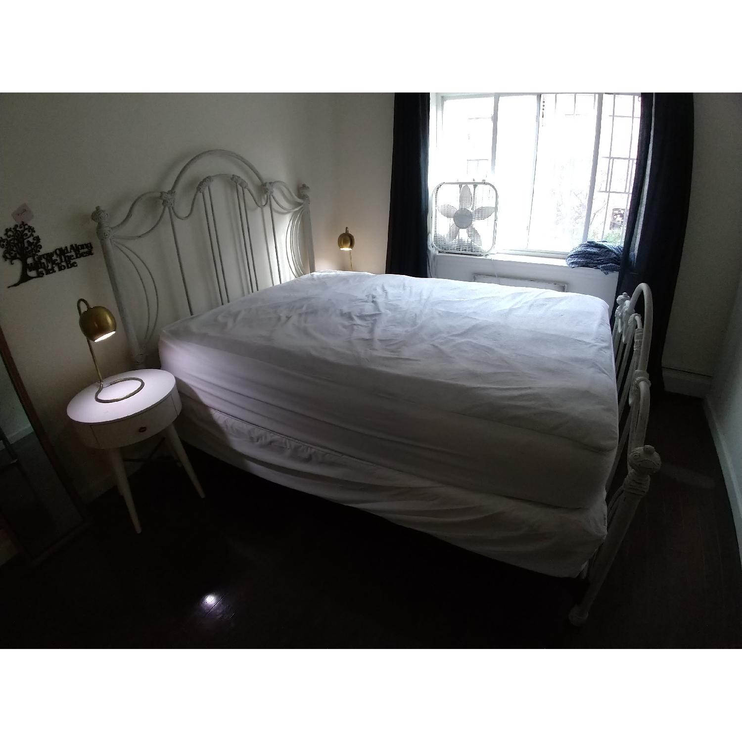 Wesley Allen Marlow Queen Iron Bed Frame - image-9