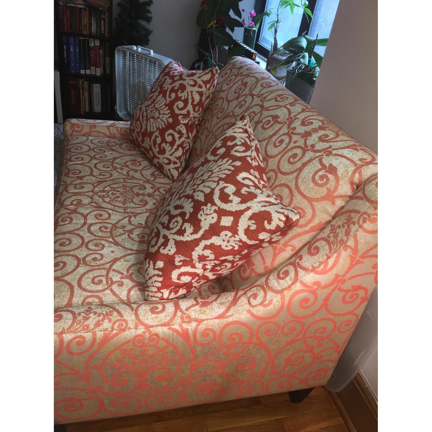 Raymour & Flanigan Peach n White Settee - image-2