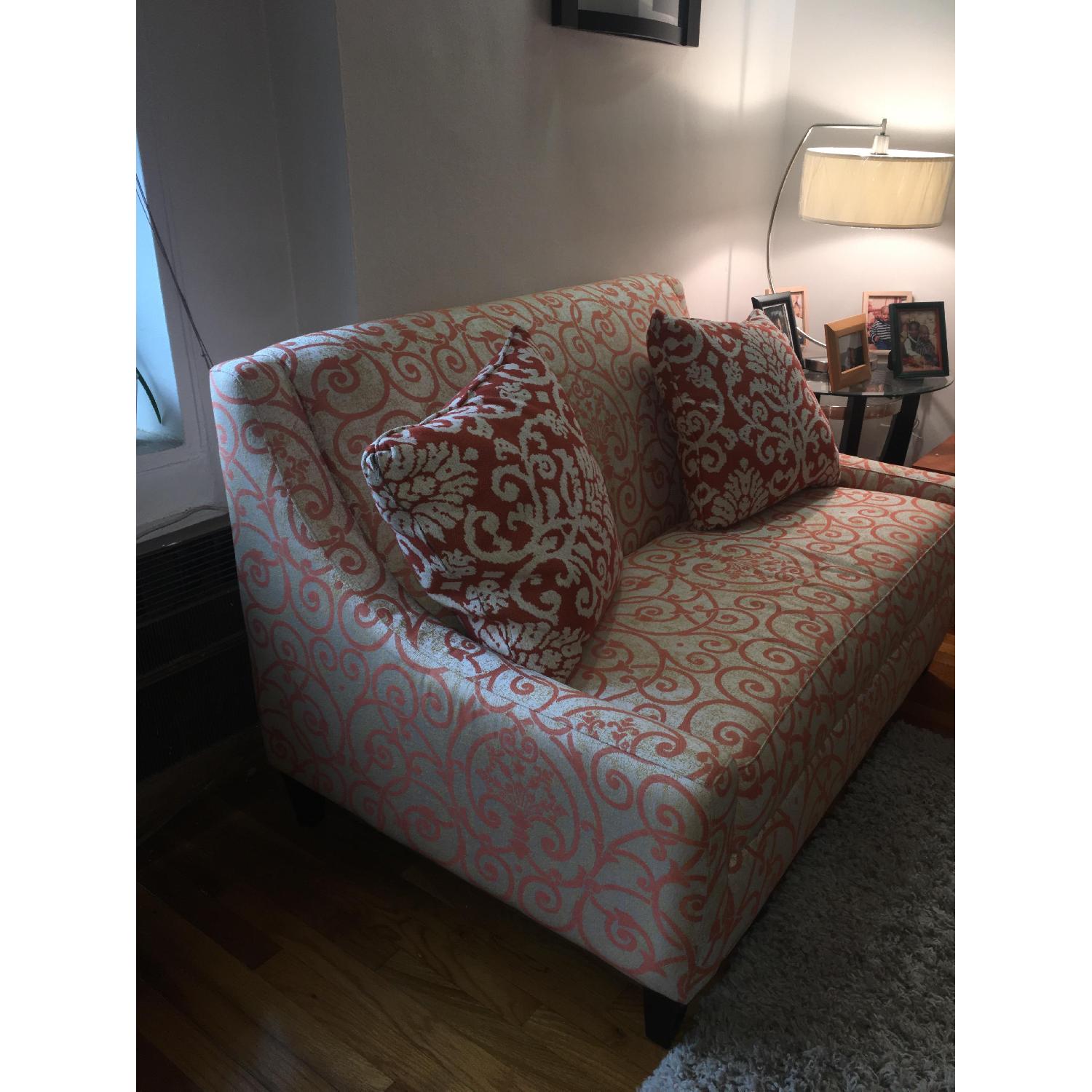 Raymour & Flanigan Peach n White Settee - image-3