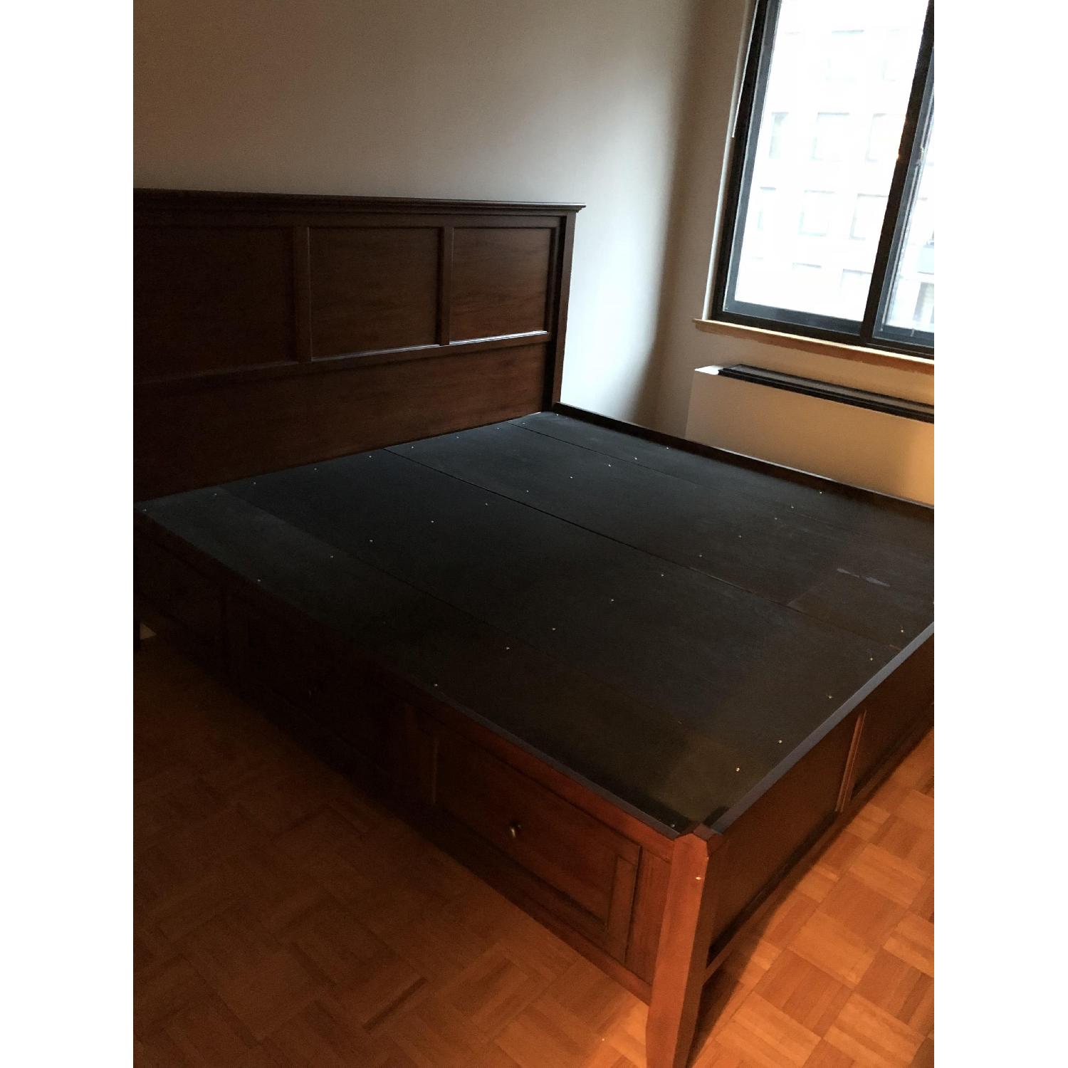 Raymour & Flanigan Westlake King Storage Platform Bed AptDeco