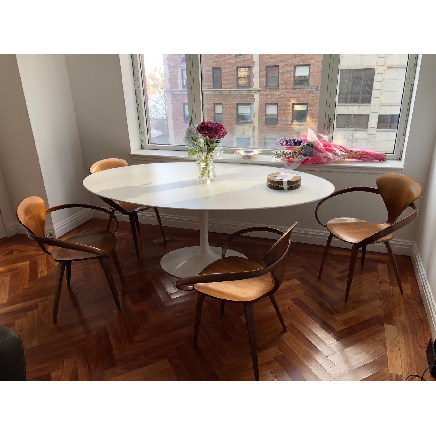 Knoll Saarinen White Oval Tulip Table - image-1