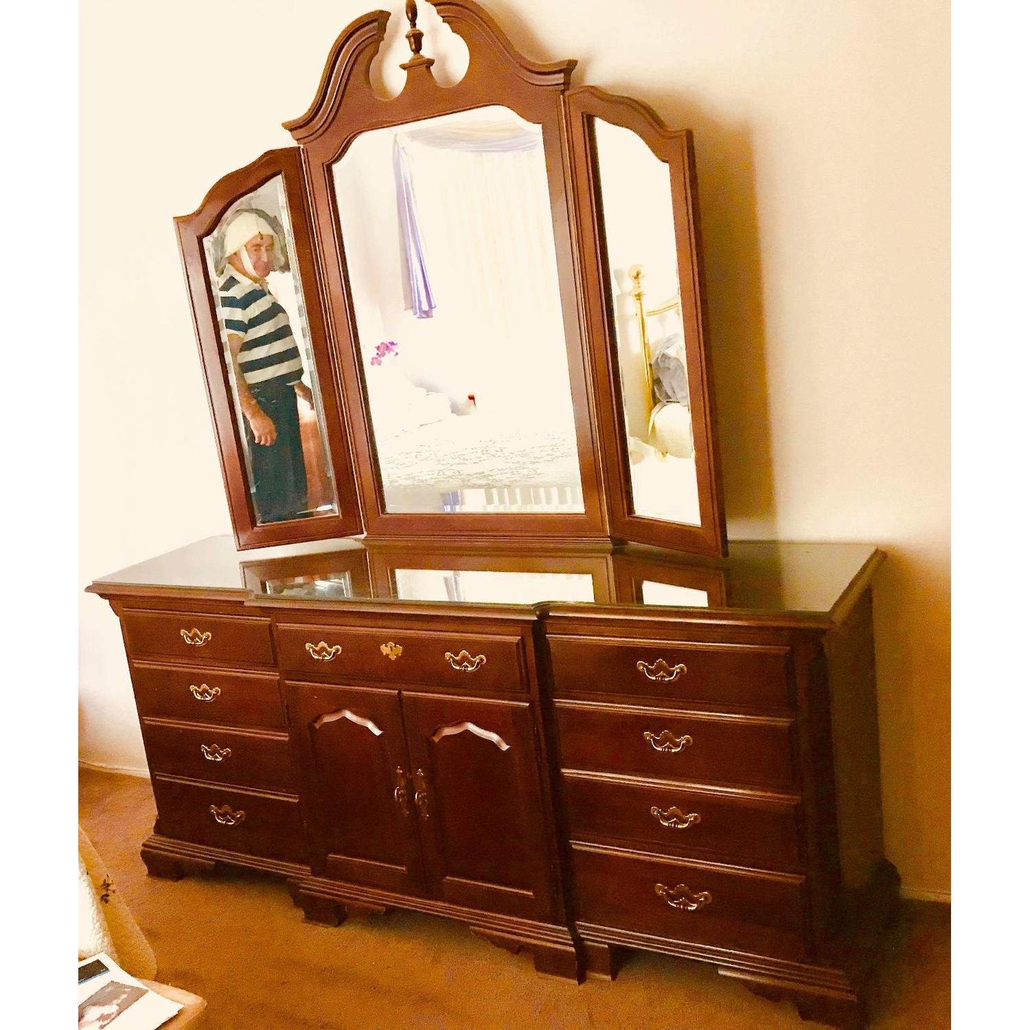 Thomasvill Furniture Vintage 1980s Dresser w/ Mirror - image-20