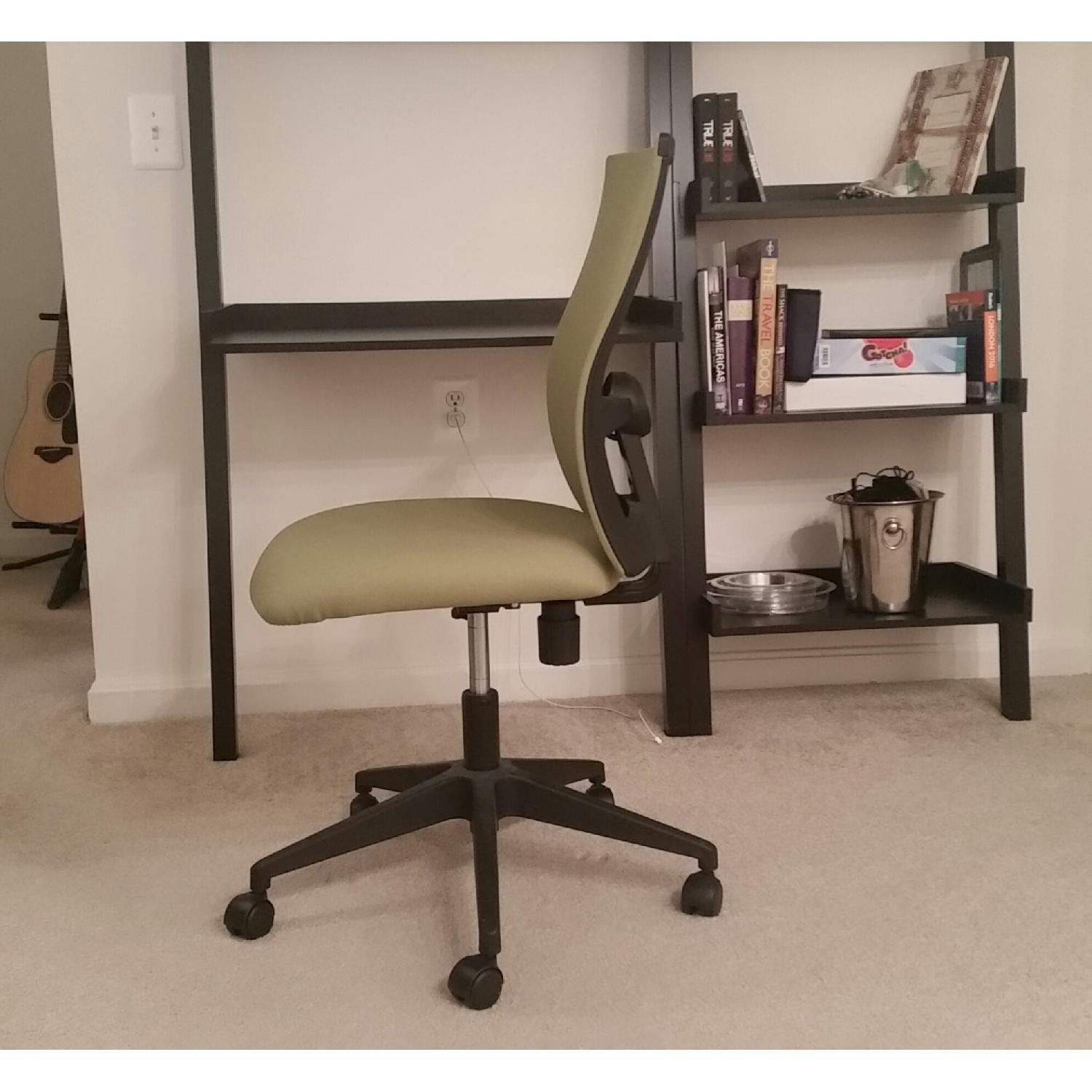 Green Office Chair - image-3