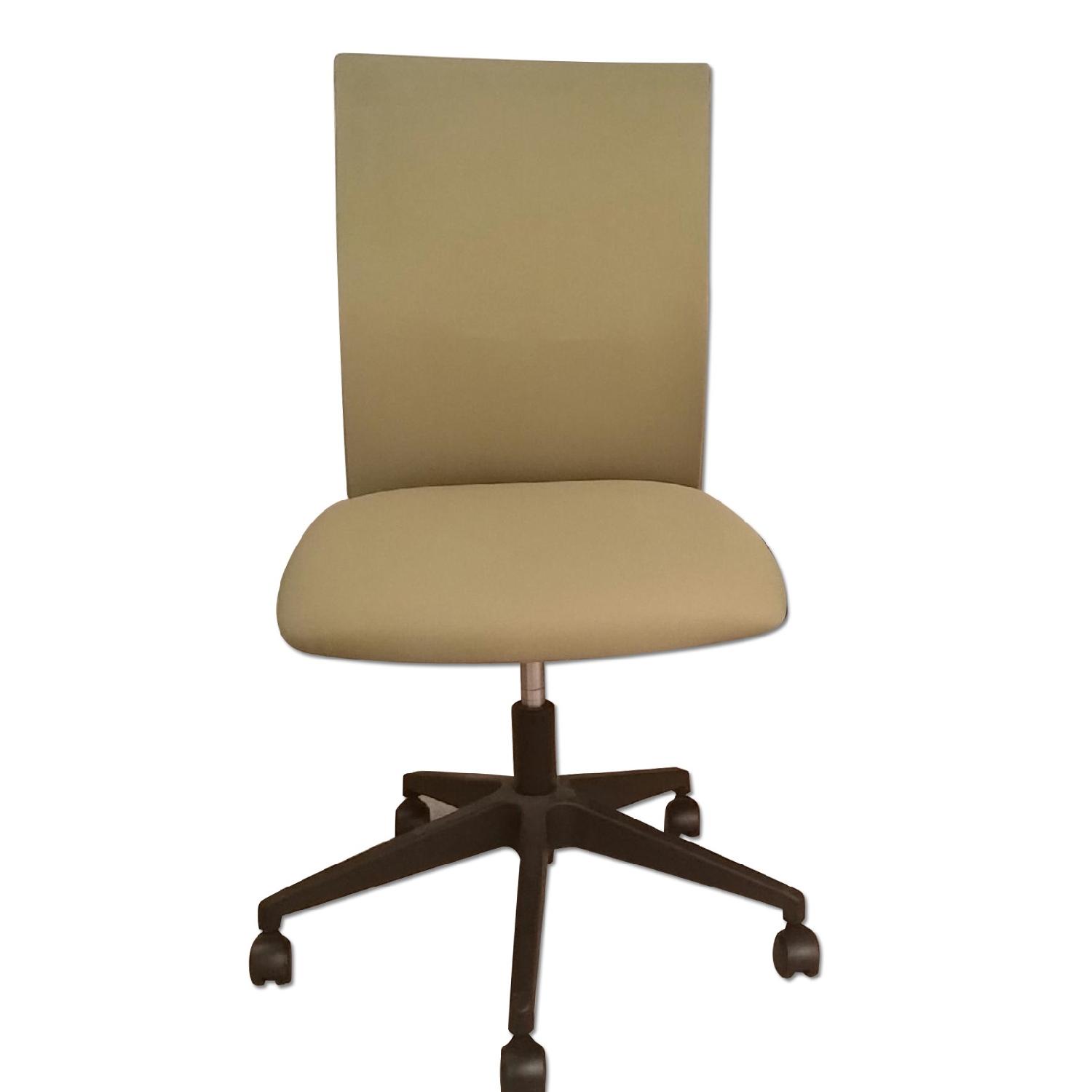 Green Office Chair - image-0