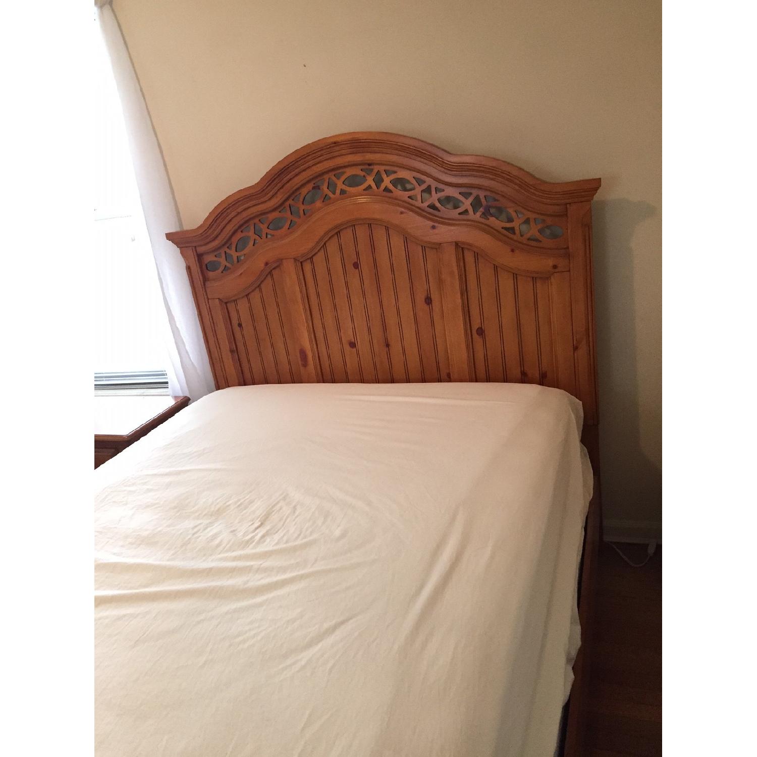 Raymour & Flanigan Queen Size Bed Frame - image-5