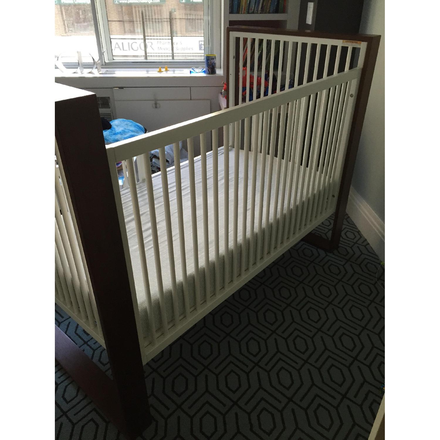 Ducduc Austin Crib AptDeco