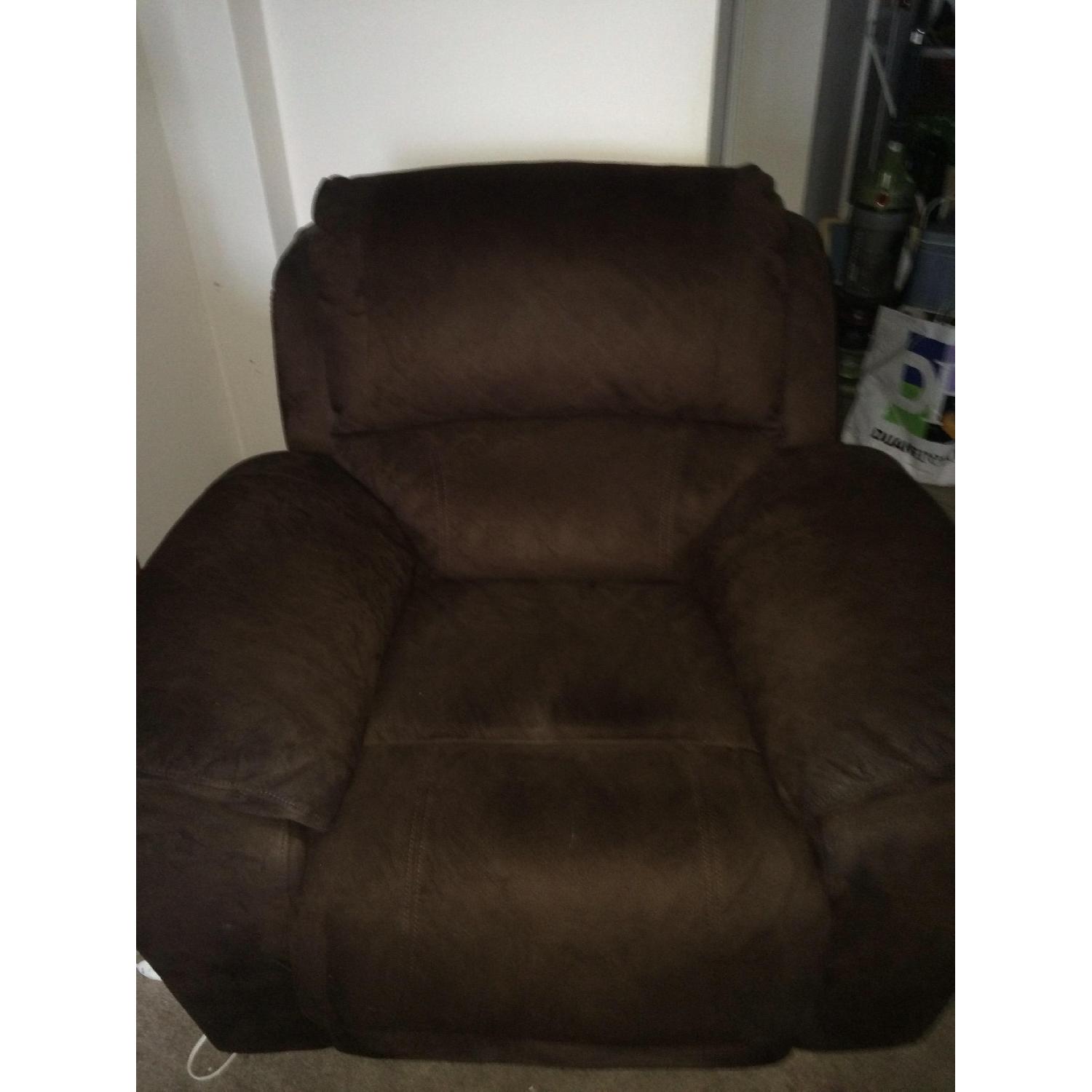 Raymour & Flanigan Cindy Crawford Metropolis Recliner - image-1