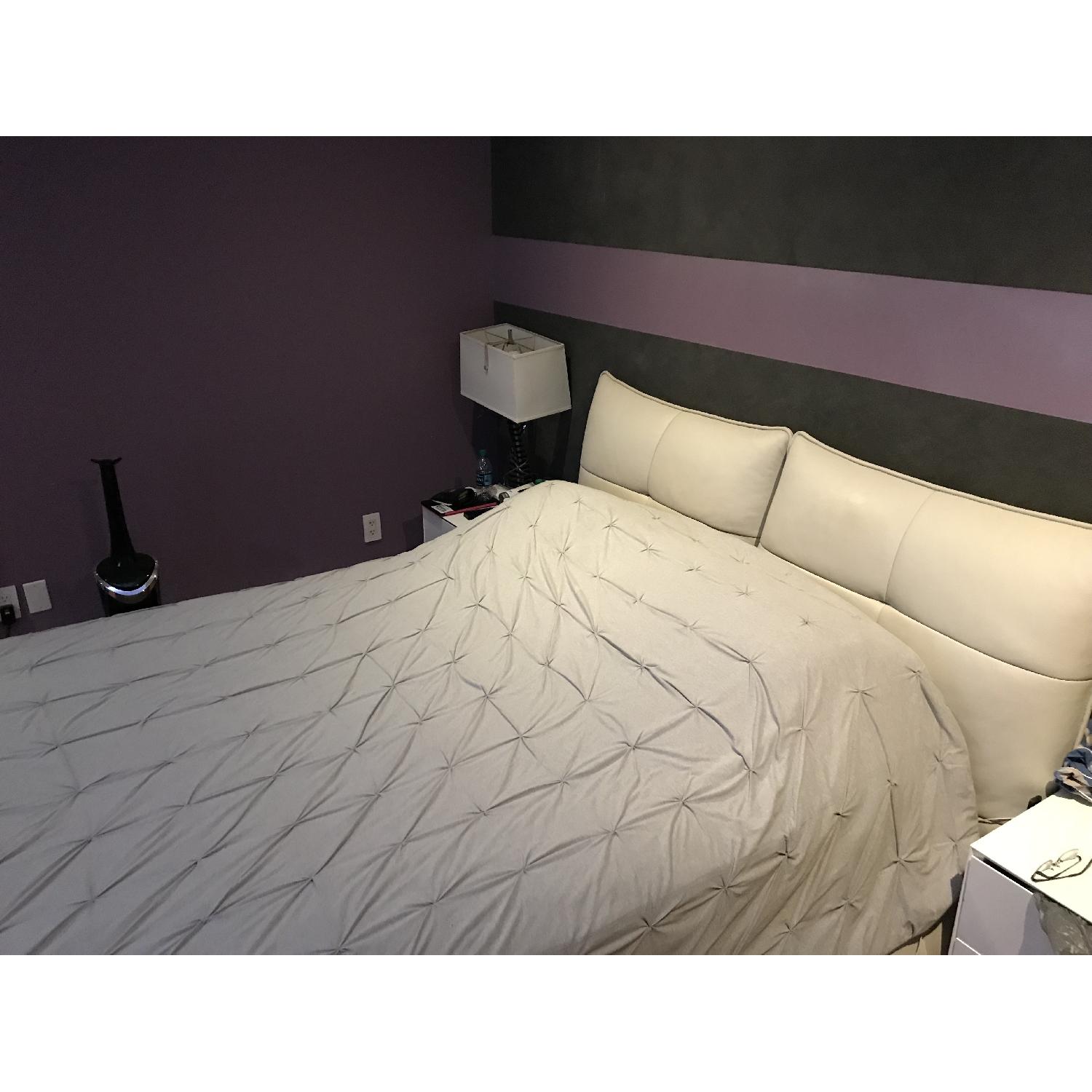 Rossetto Leather Platform Bed - image-3