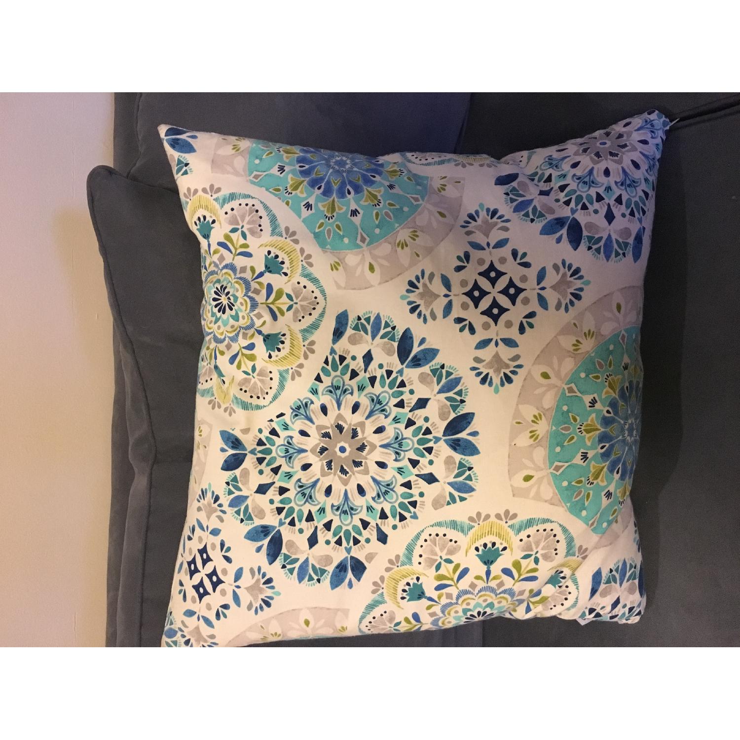 Newport Decorative Pillow Aptdeco