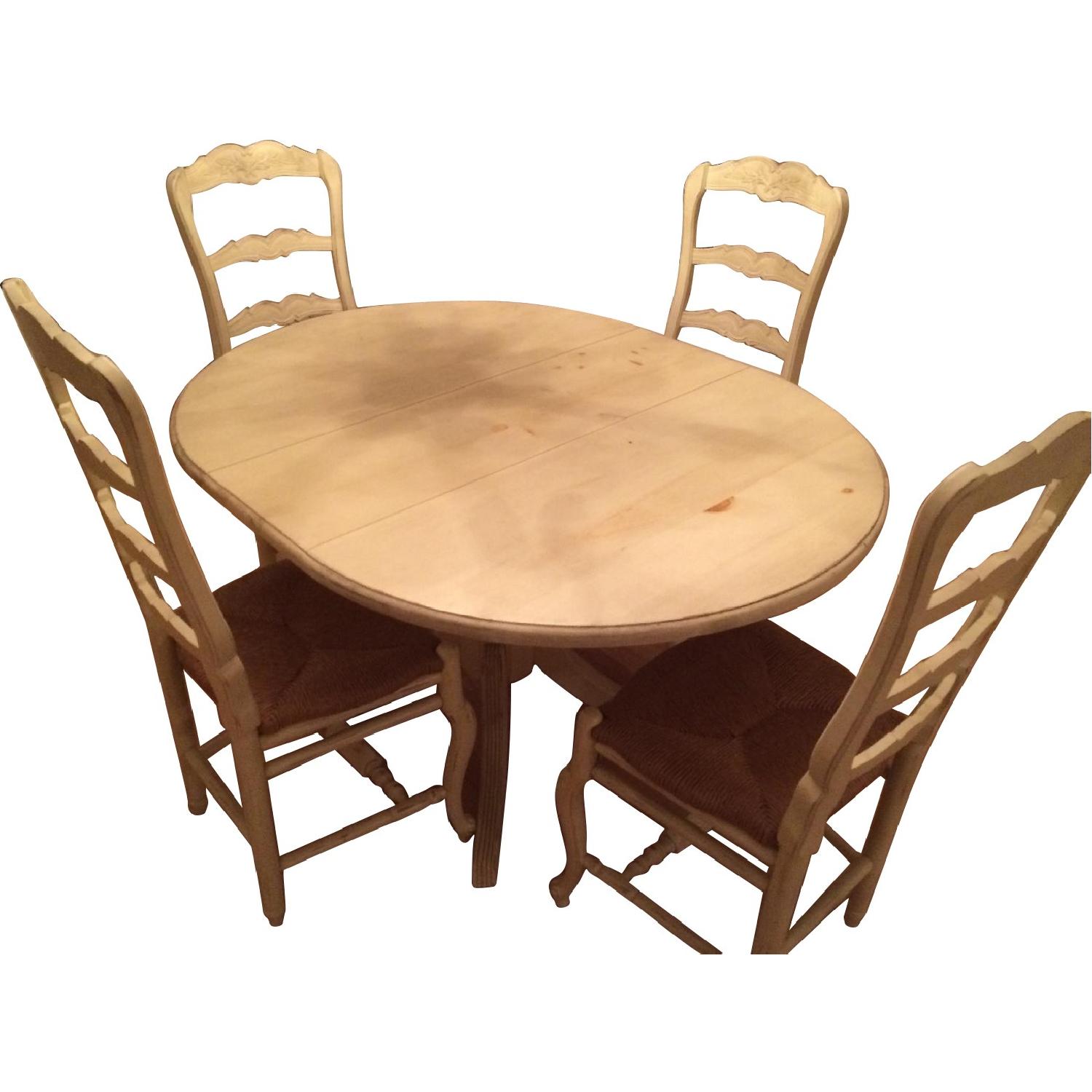 Habersham Expandable Dining Table w/ 4 Chairs - AptDeco