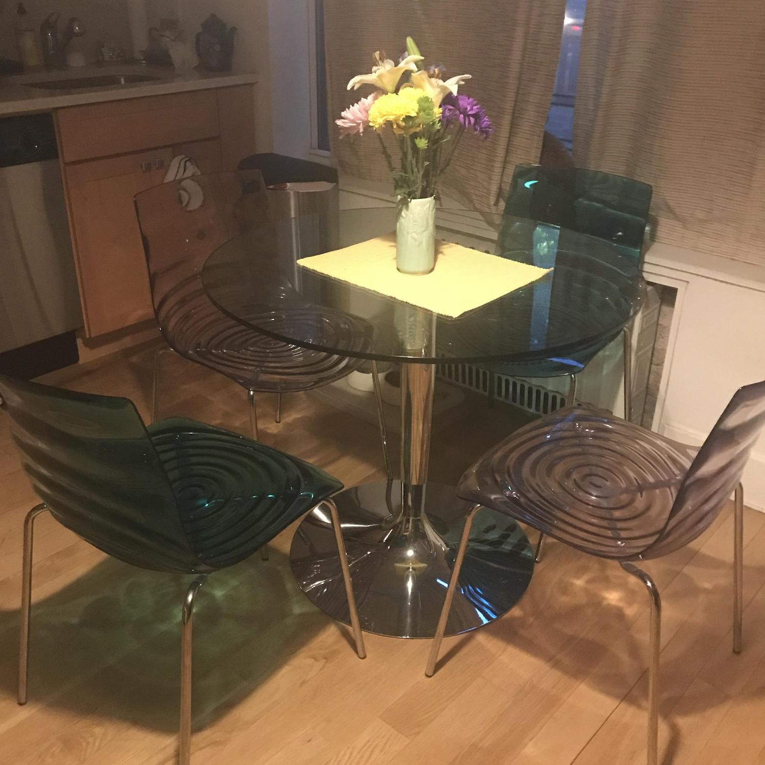 Calligaris Dining Table w/ 4 Chairs - image-1