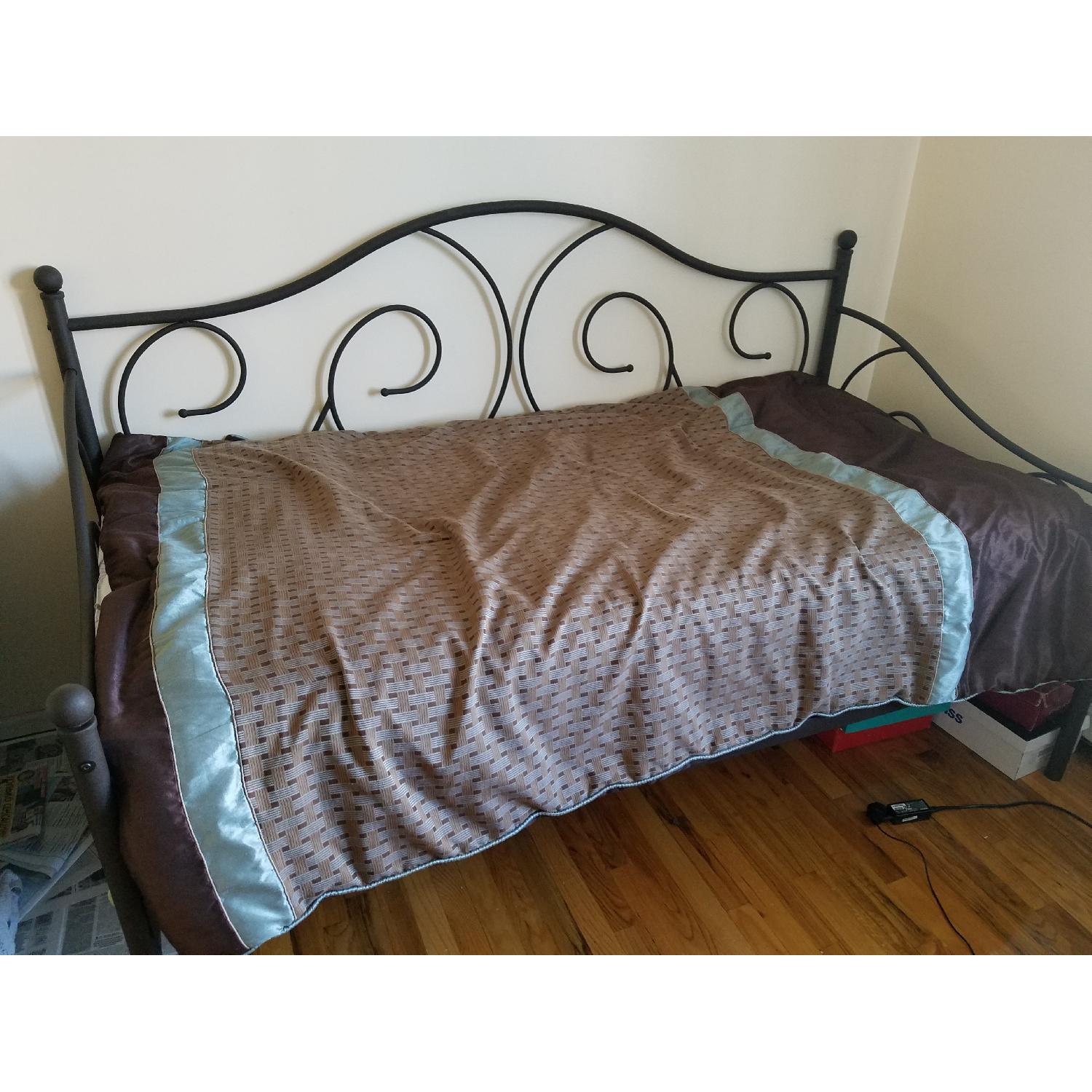 DHP Victoria Twin Sized Metal Daybed - image-1